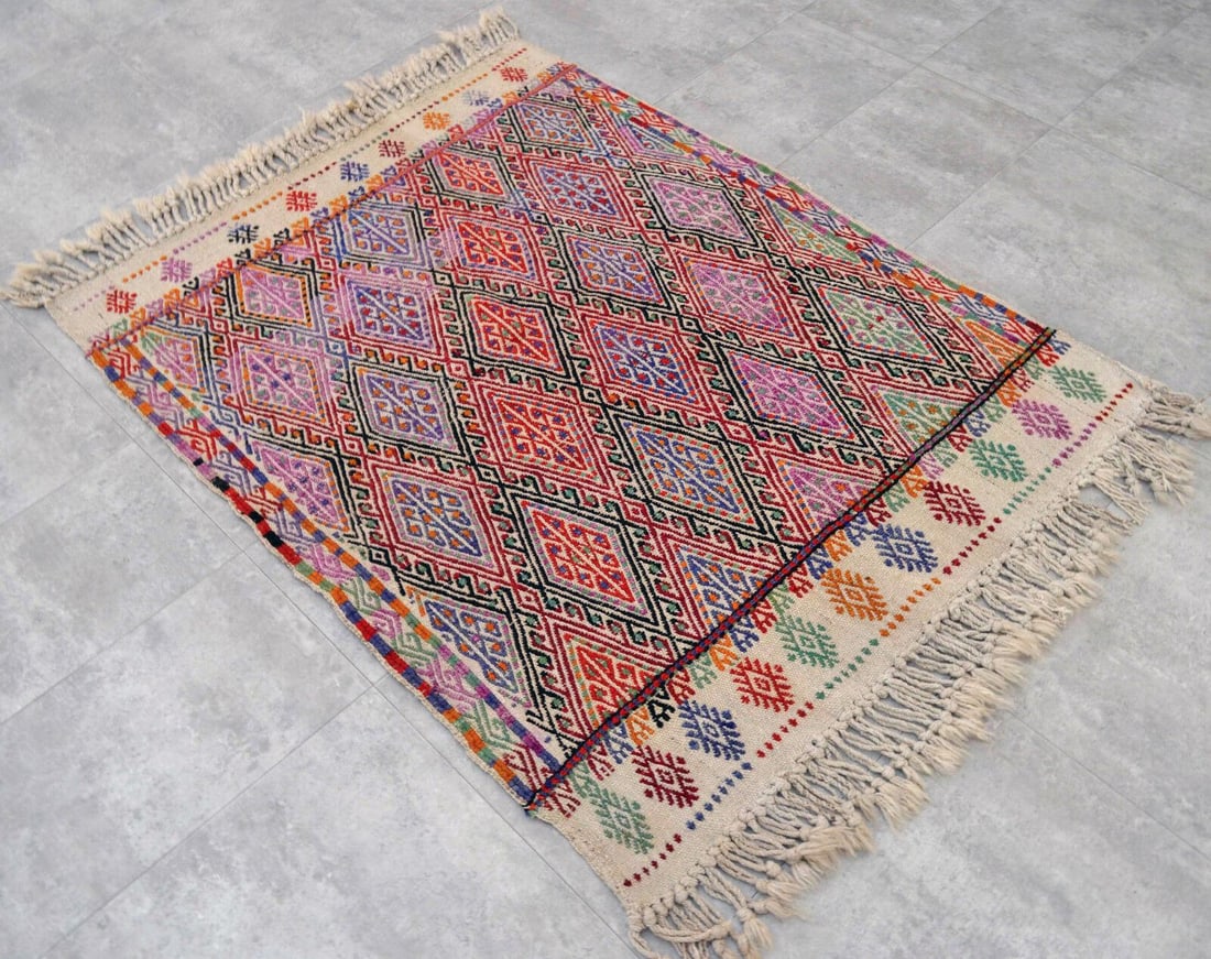 Vintage Hand Woven Kilim Rug. Turkish Jajim Wool Kilim Sofreh Deco Rug Embroidered - 3"²5"³ - 6