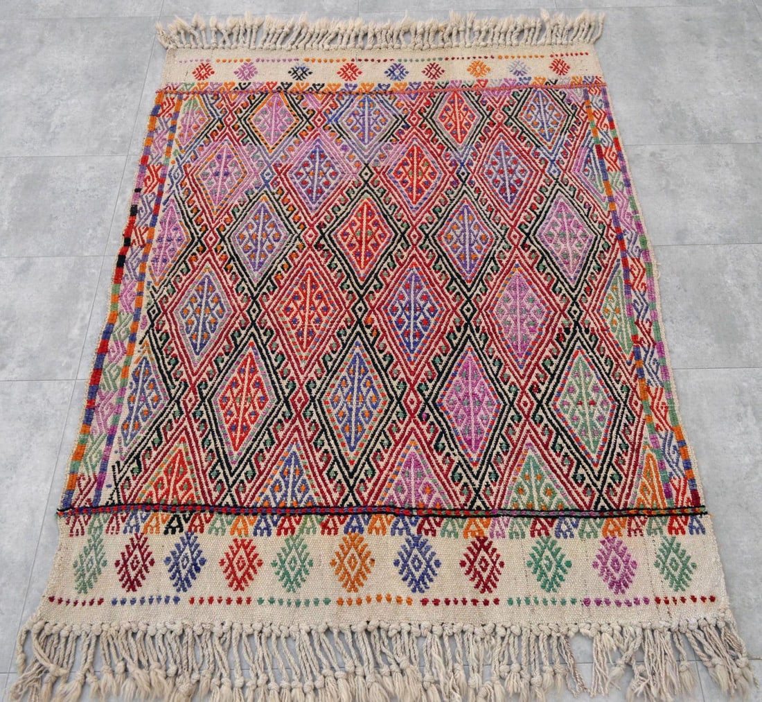 Vintage Hand Woven Kilim Rug. Turkish Jajim Wool Kilim Sofreh Deco Rug Embroidered - 3"²5"³ - 7
