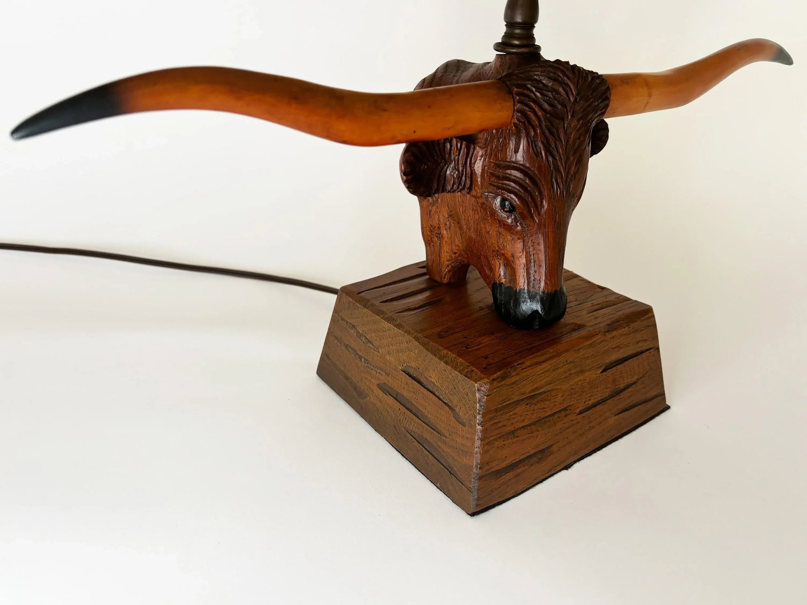 1950s Vintage A. Brandt Ranch Oak Longhorn Steer Table Lamp - 4