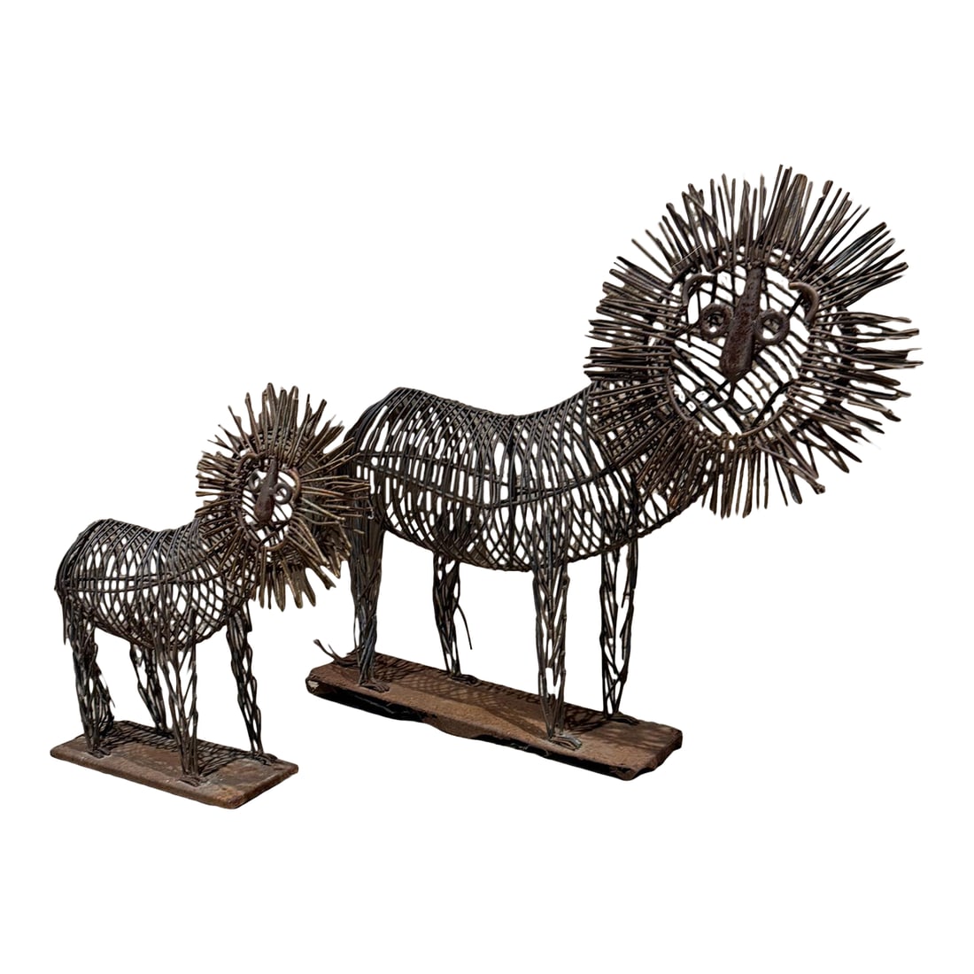 Pair Lions C Jere Iron Sculptures Mid Century: For your consideration a pair of two sculptures lions by Curtis Jere. Made of Iron. Mid Century period, USA. Unsigned. Circa the 1970s. Dimensions: Big Cat 23 H x 27 W x 5.5D, Small Cat 16 H x 16 W x