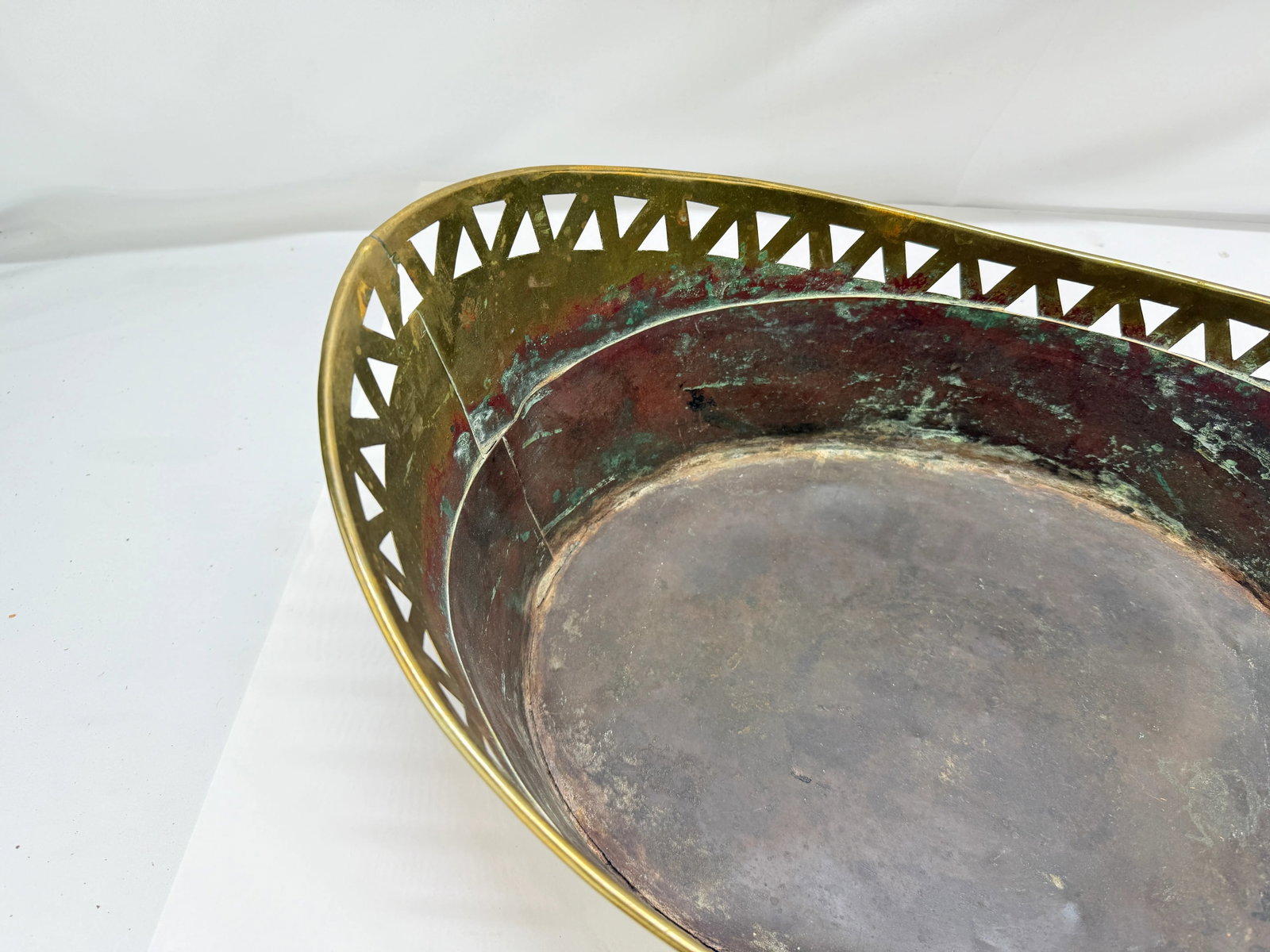 English 19th Century, Copper and Brass Jardinière or Wine Cooler W/ Lion Mounts - 10