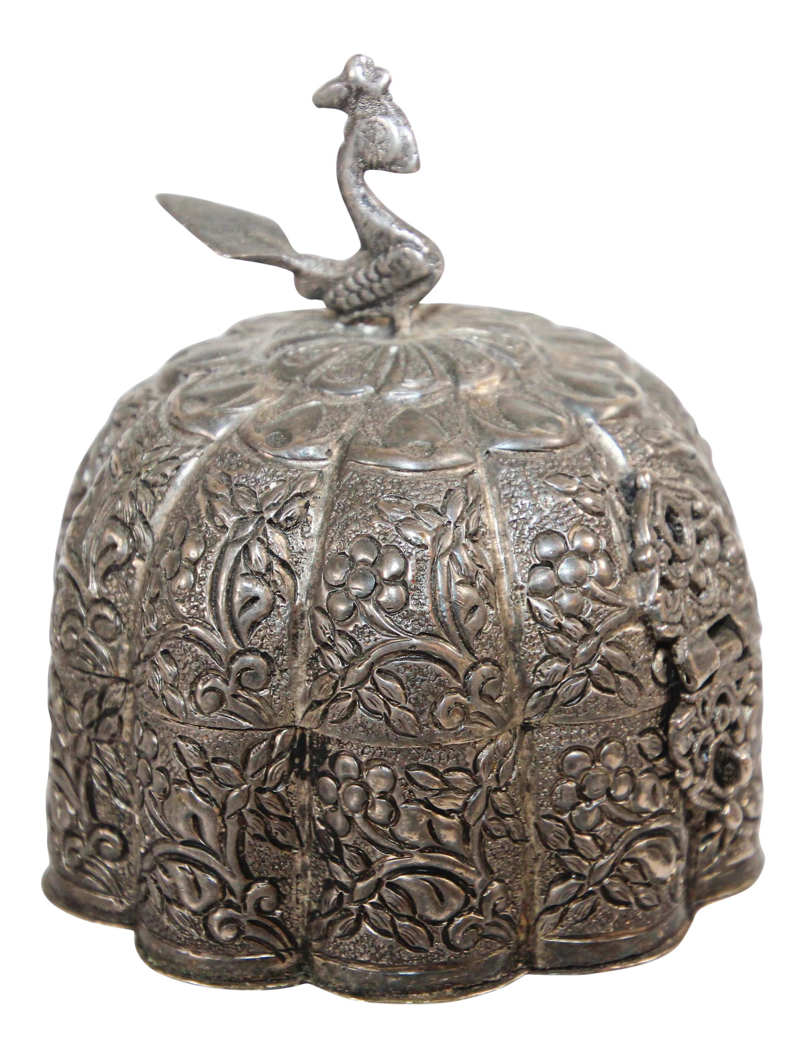 Antique North Indian Mughal Silver Chased Collectible Trinket Box: Antique handcrafted unique silver collectible box North India. Antique Raj Mughal silver box with hand chased and repousse fine decoration. The top of the box is very intricately finely chased panels 