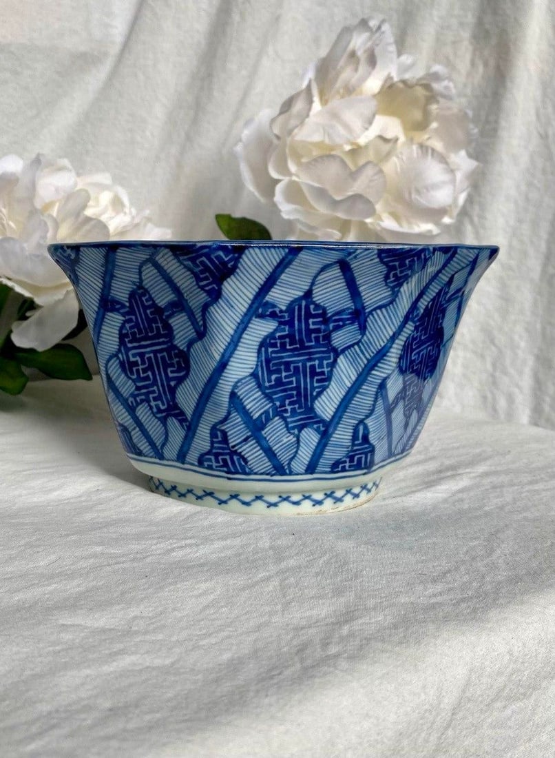Chinese Blue & White Octagonal Porcelain Bowl With Qilin – Textile Pattern – 7" – - 2