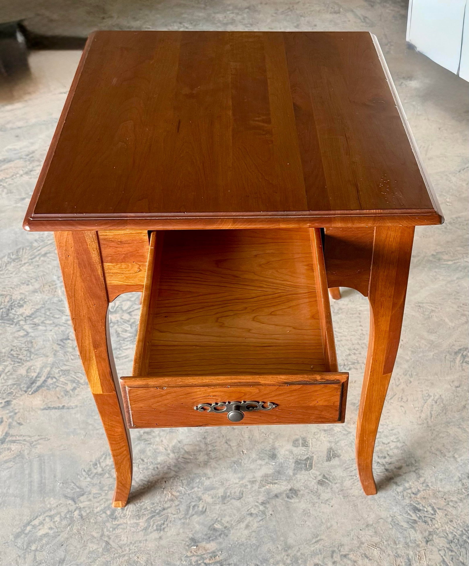 Ethan Allen Madison French Country Side Table - 8
