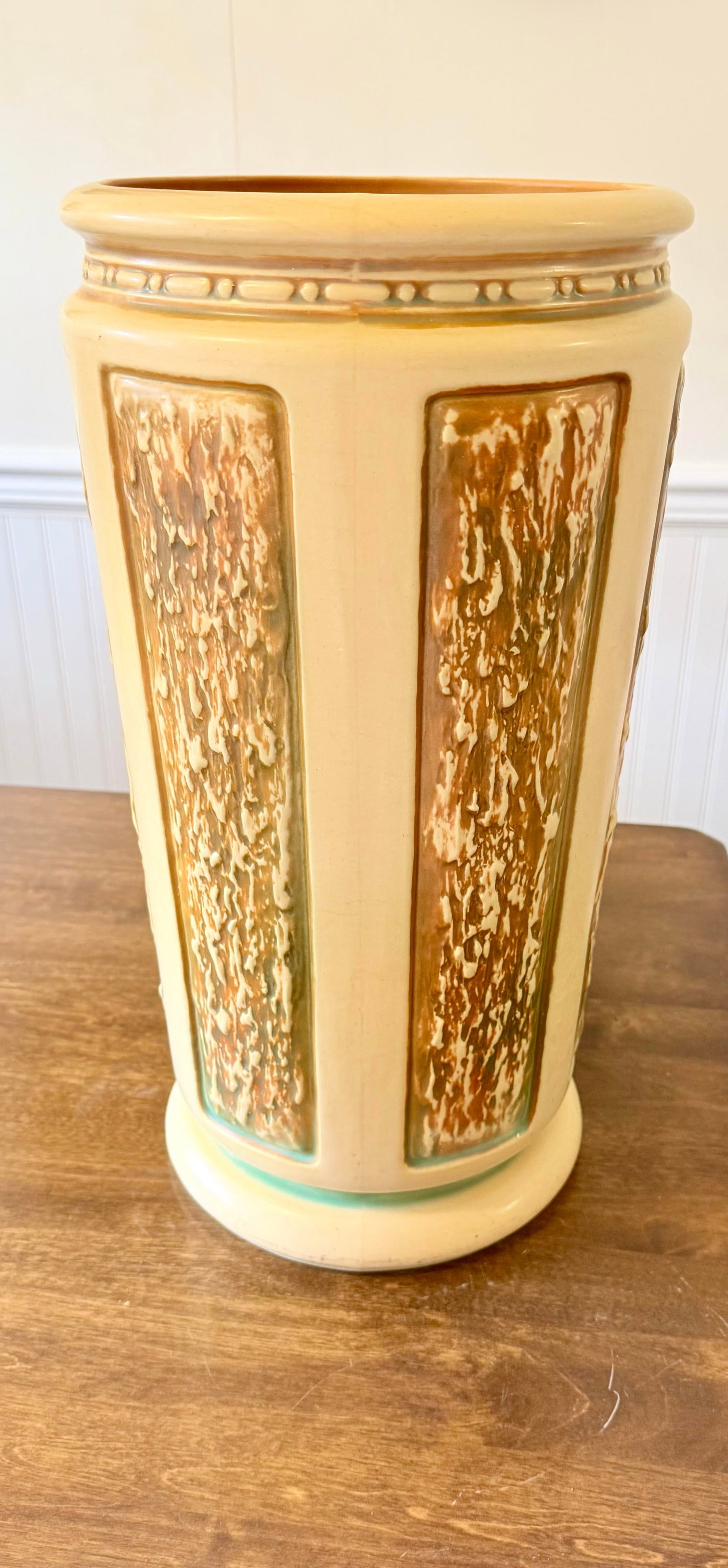 Roseville Florentine Umbrella Stand - 11