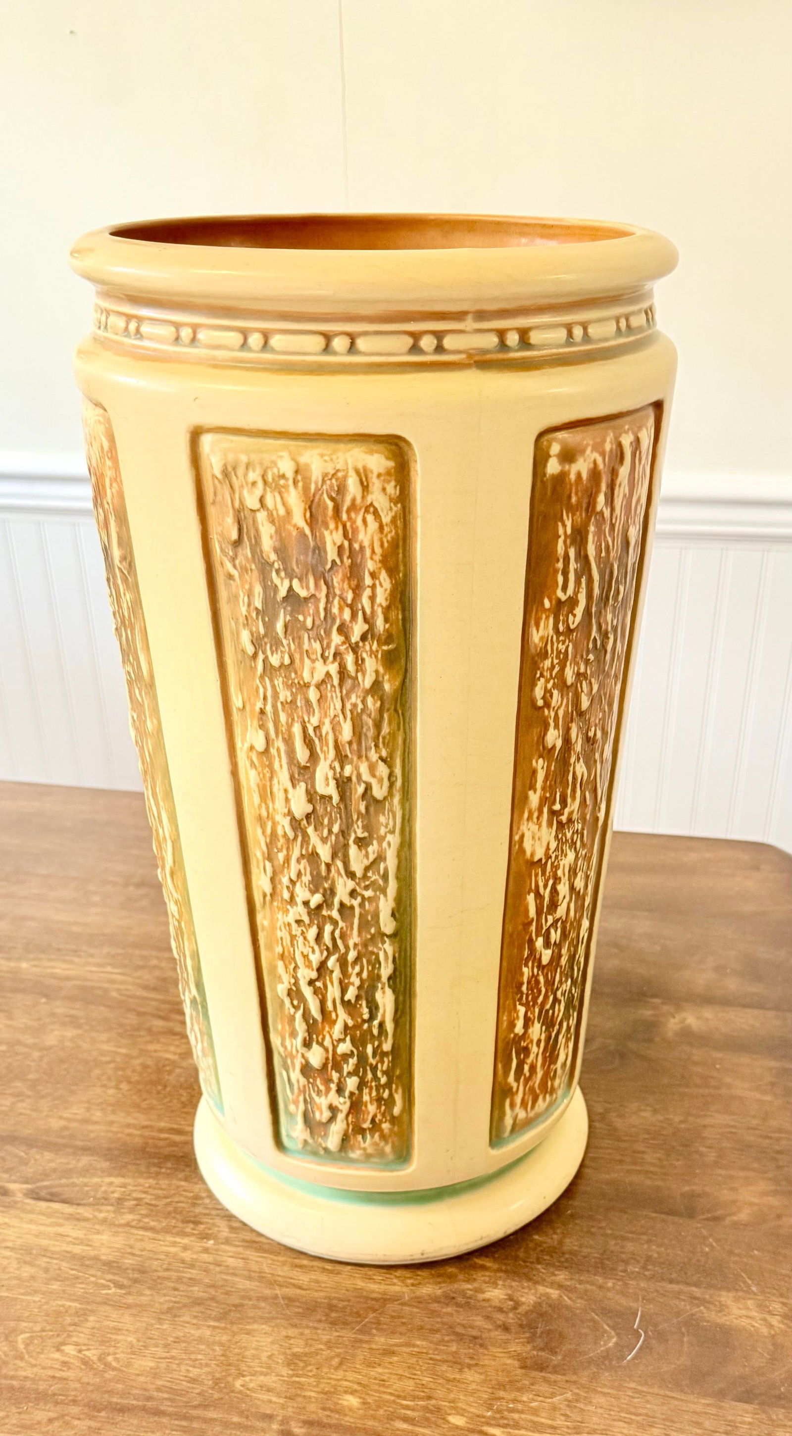 Roseville Florentine Umbrella Stand - 9