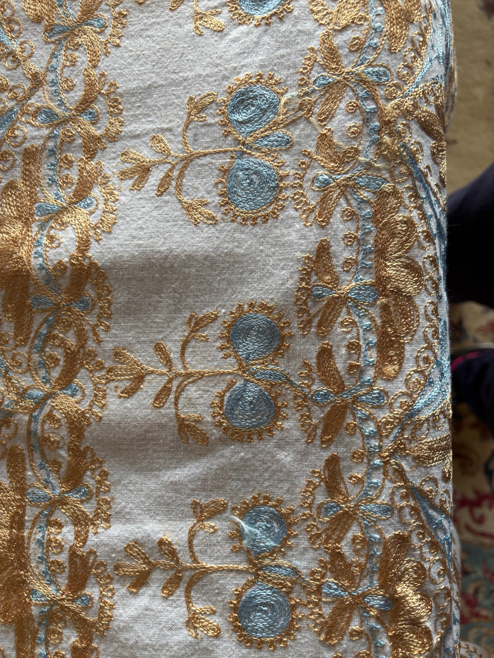1970s Syrian Style ablecloth With 8 Matching Napkins - 4