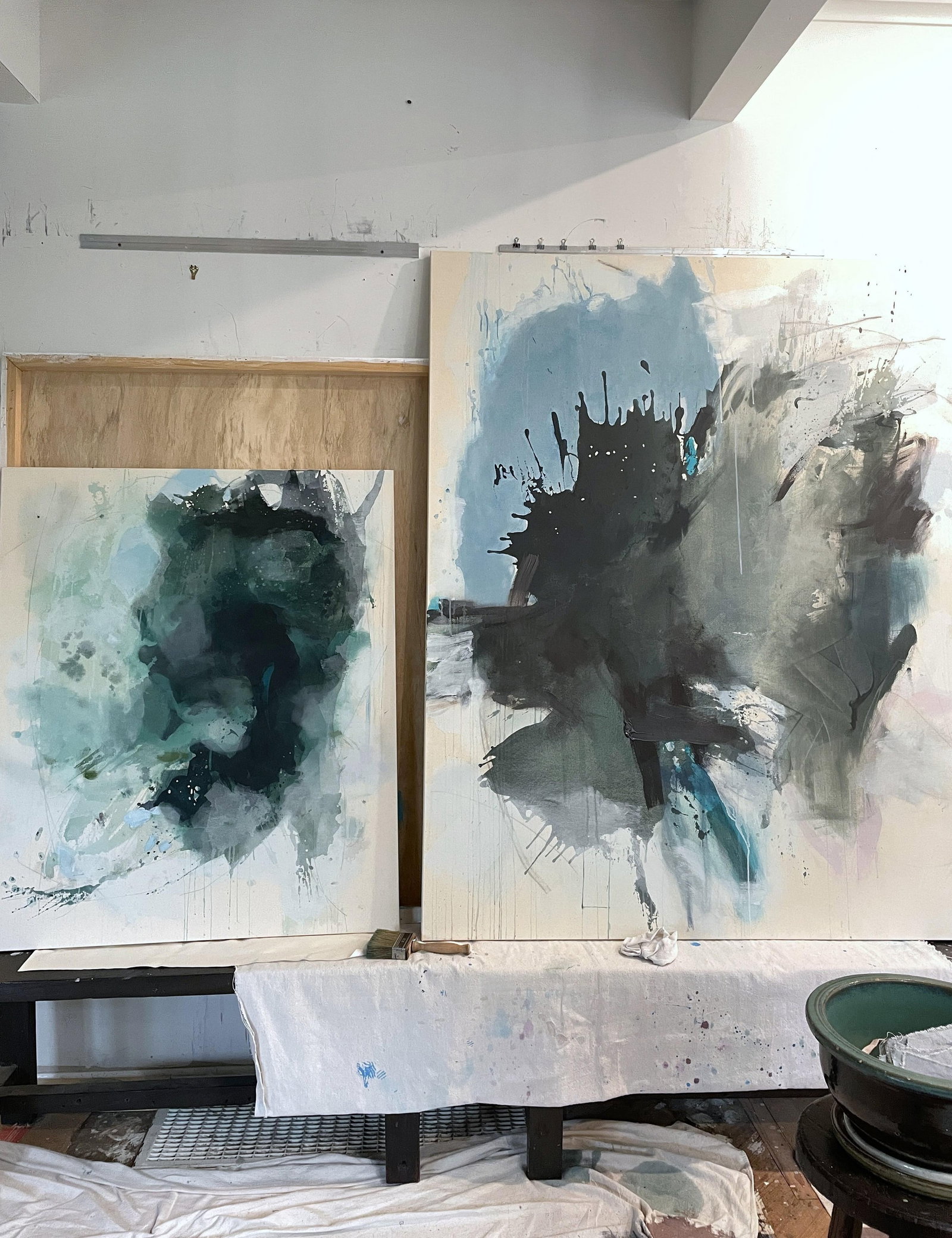 Sings My Soul Oversized Lyrical Abstraction Painting in Dark Green and Blue by Stacey Warnix - 5
