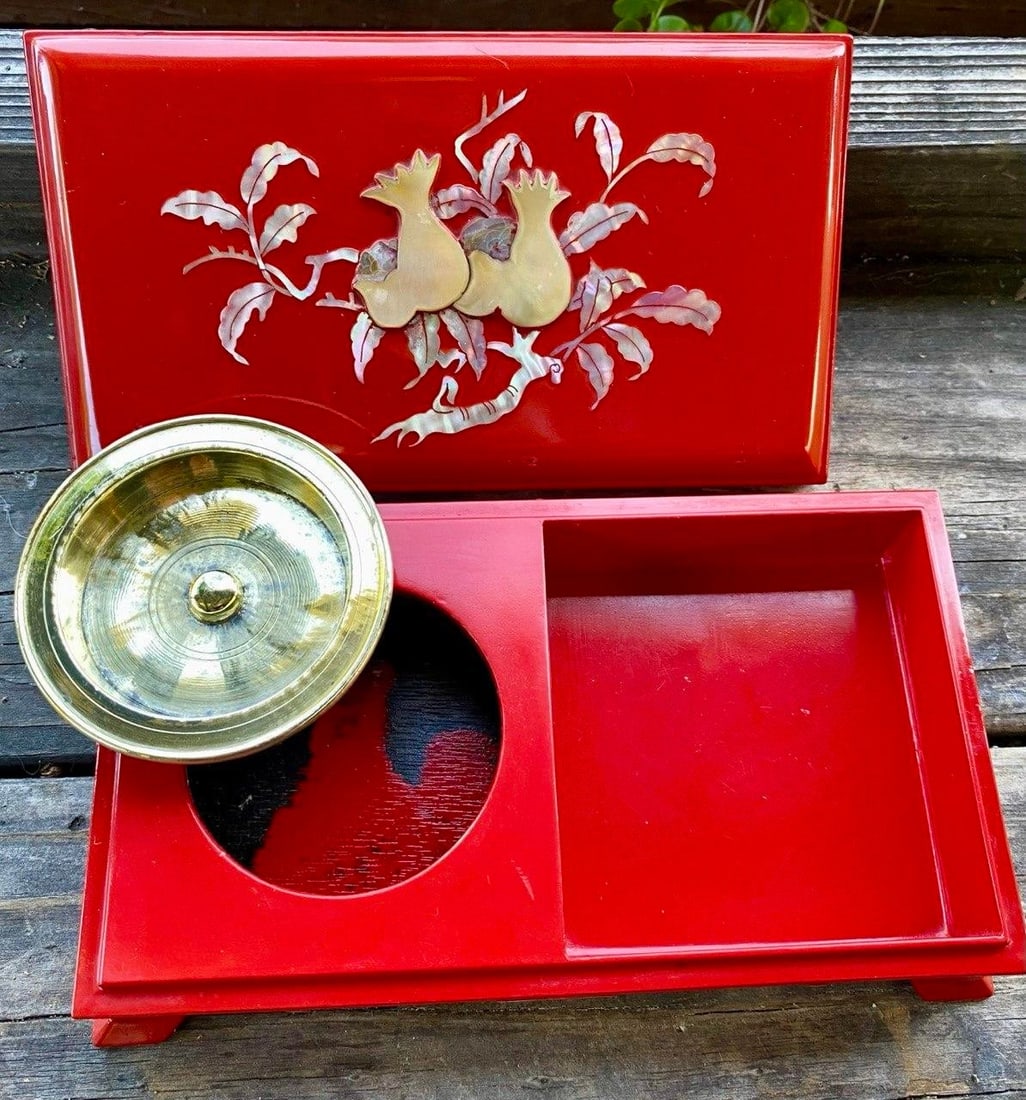 Vintage Japanese Red Lacquer Smoking Box With Mother-of-Pearl Pomegranate Inlay, KBS-Tv Presentation - 10