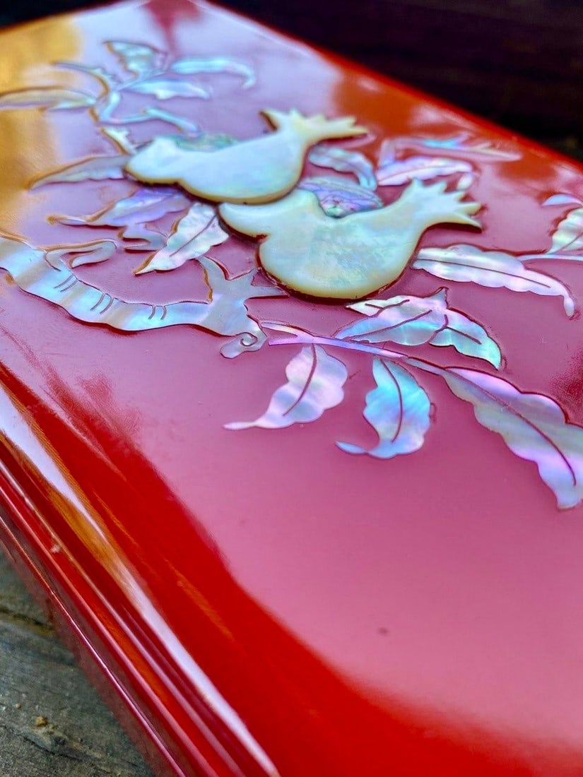 Vintage Japanese Red Lacquer Smoking Box With Mother-of-Pearl Pomegranate Inlay, KBS-Tv Presentation - 2