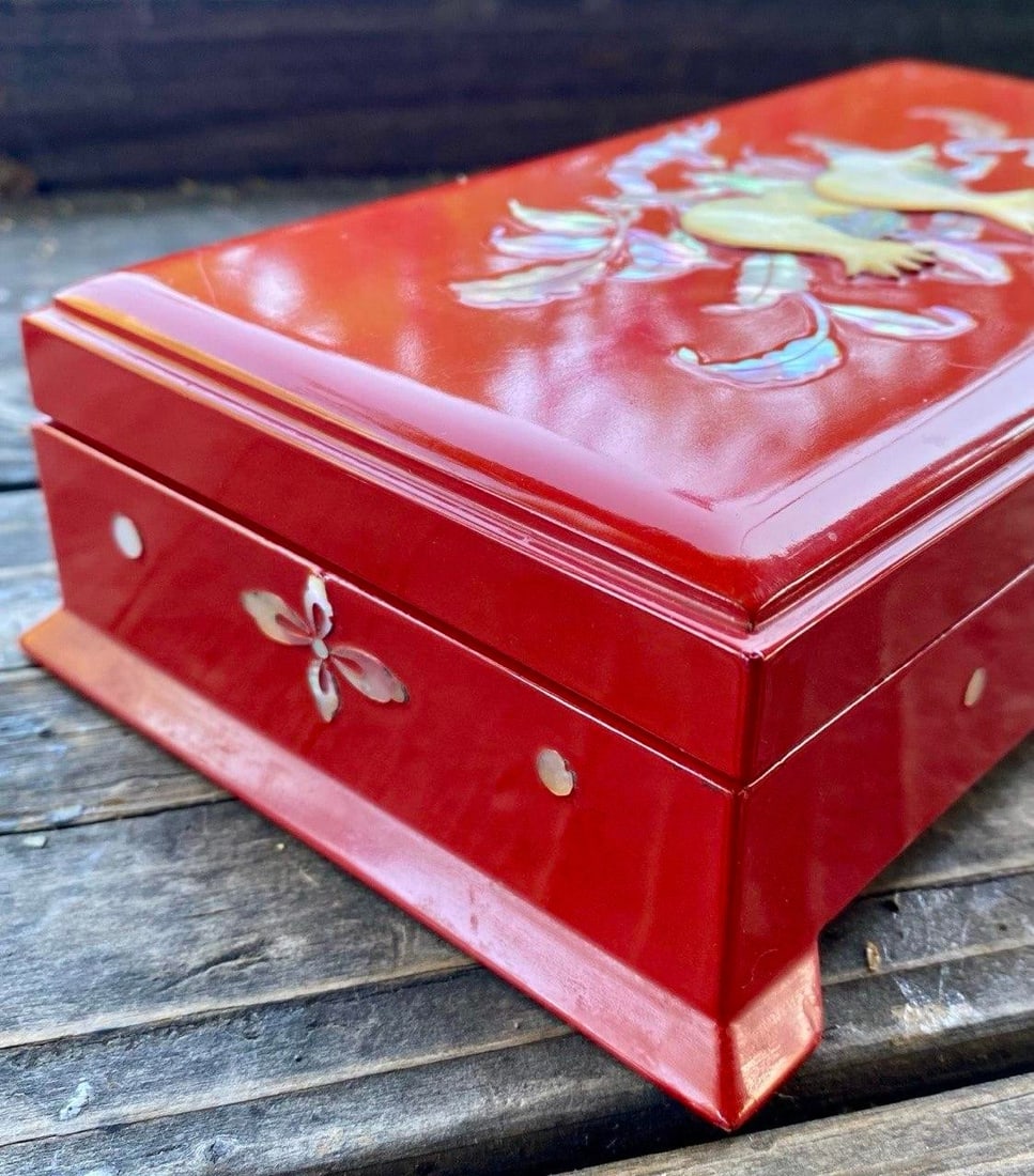 Vintage Japanese Red Lacquer Smoking Box With Mother-of-Pearl Pomegranate Inlay, KBS-Tv Presentation - 6