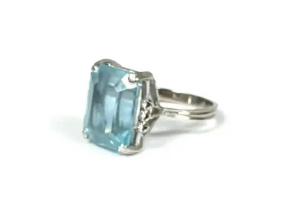 Vintage H. Stern 18k Gold Emerald Cut Aquamarine Diamond Cocktail Ring - 3