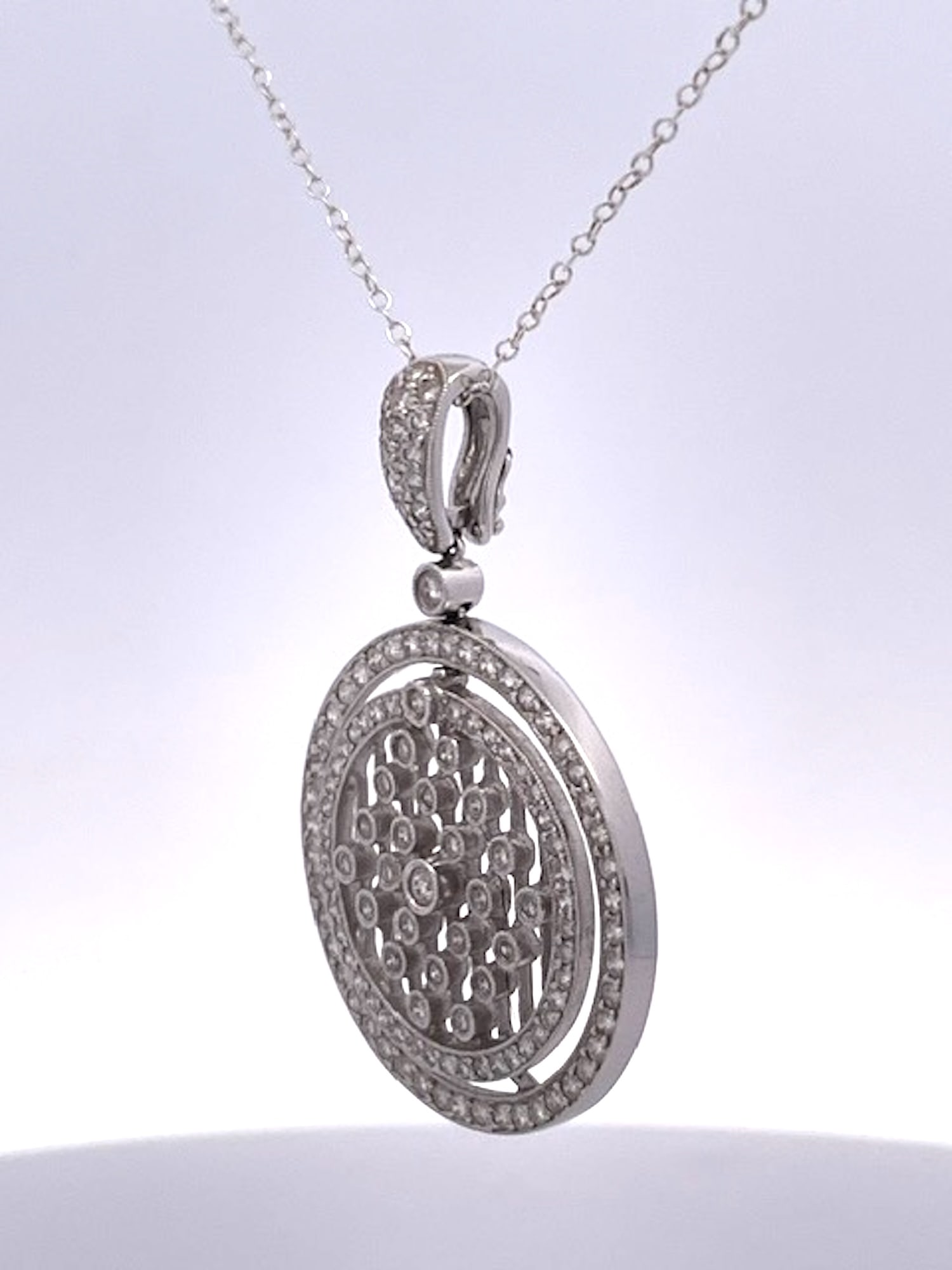 Diamond Circle Pendant Necklace 18k - 2