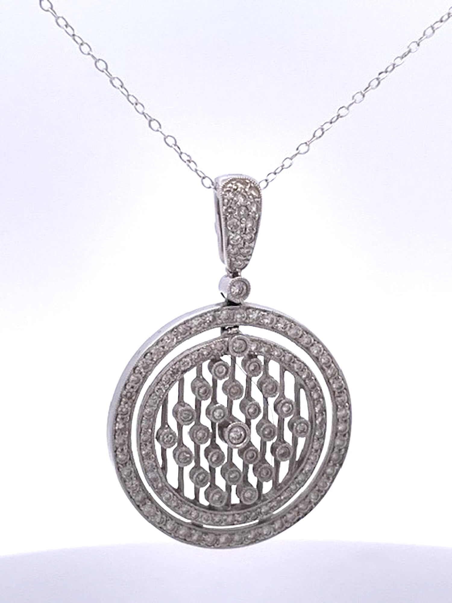 Diamond Circle Pendant Necklace 18k - 6