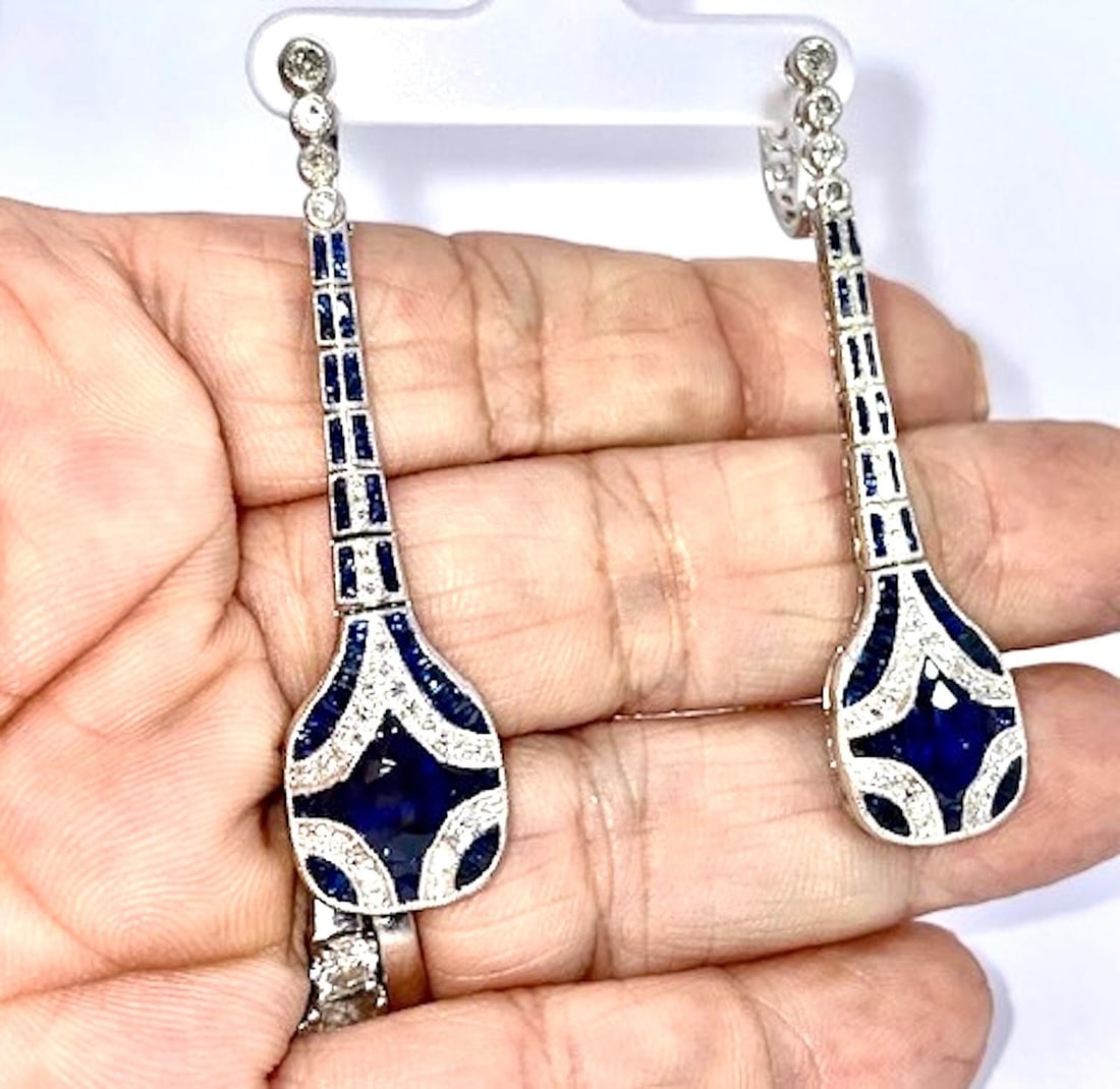 1960s Pair of Art Deco Sapphire and Diamond Drop Earrings - 3