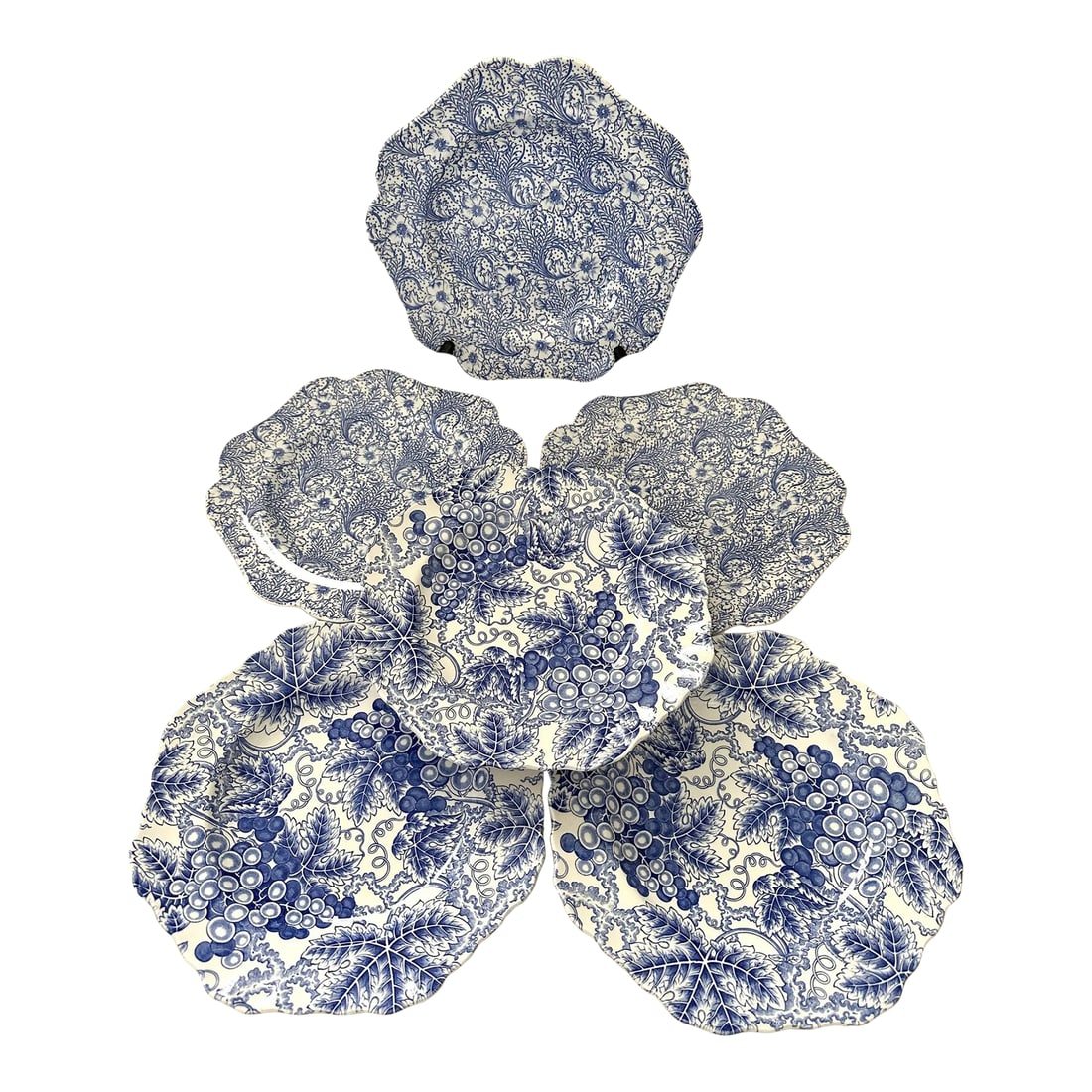 1990s Spode Blue & White Wild Rose/Grapes Luncheon Plates- Set of 6: Spode Blue & White Wild Rose and Grapes Luncheon Plates a set of 6 Perfect to mix and match with other blue and white sets. I have more blue and white in my listings. 3-Wild Rose-9.5in 3-Grapes-9.5in