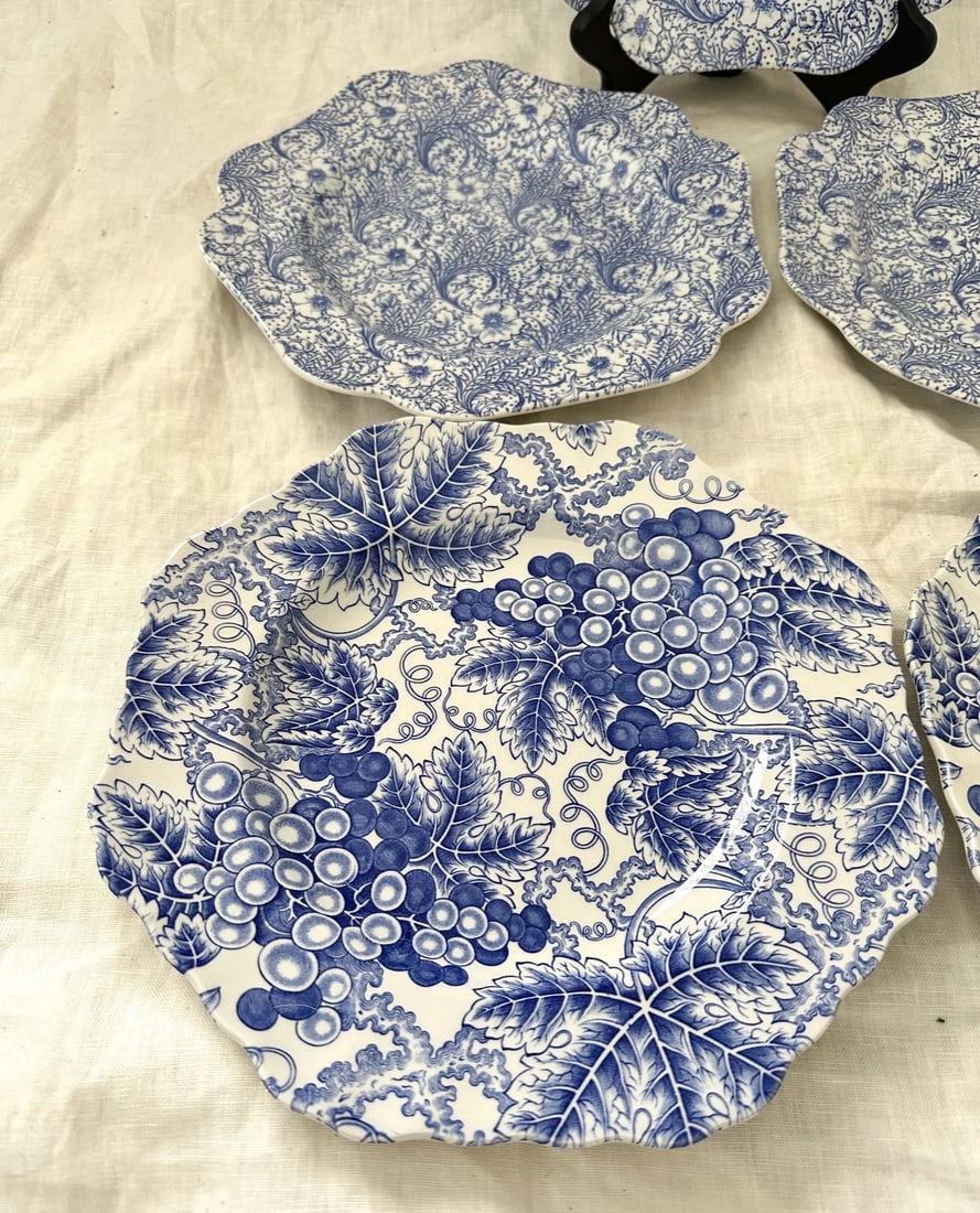 1990s Spode Blue & White Wild Rose/Grapes Luncheon Plates- Set of 6 - 5