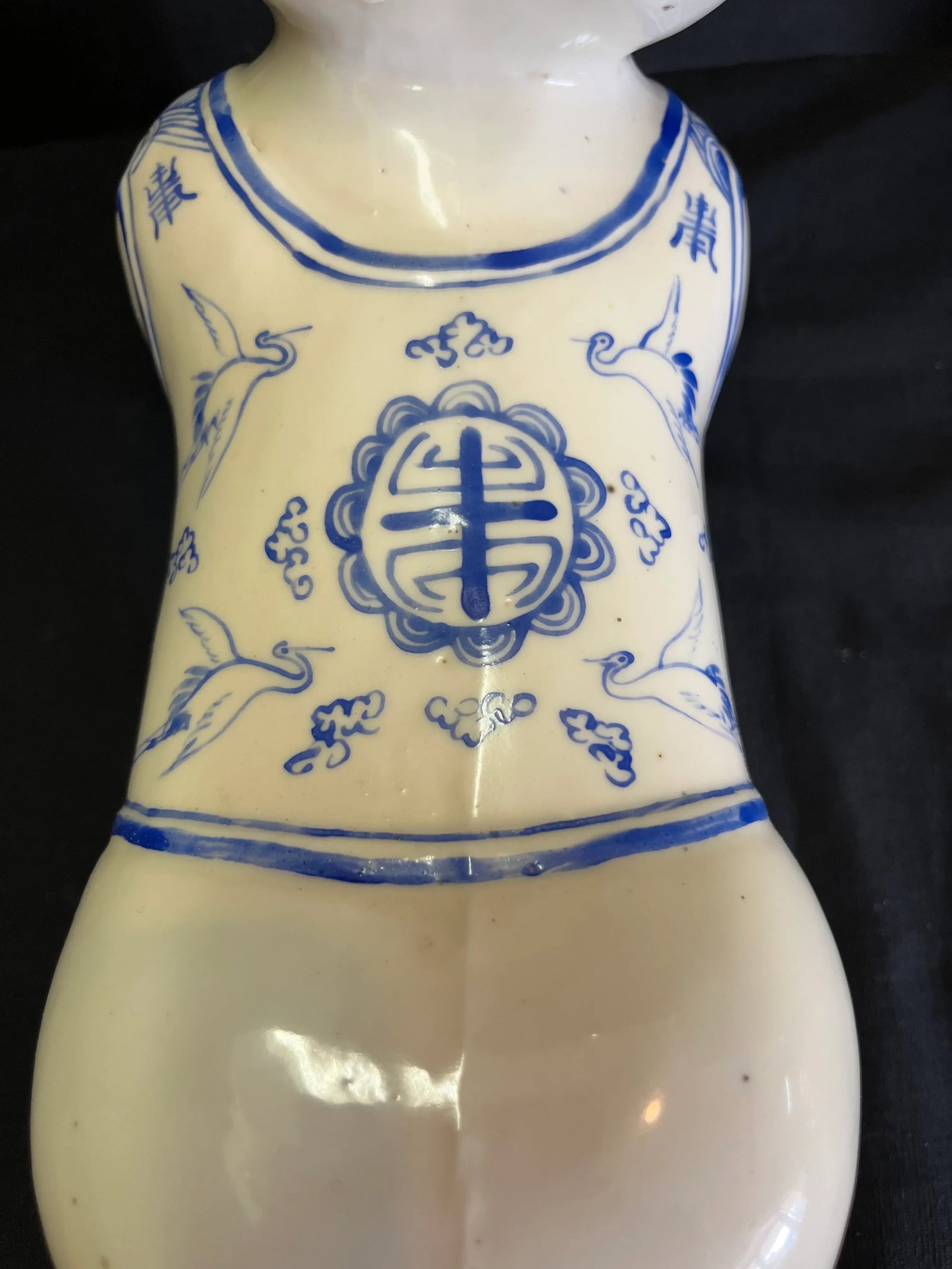 Asian Blue and White Pillow Rest - 4