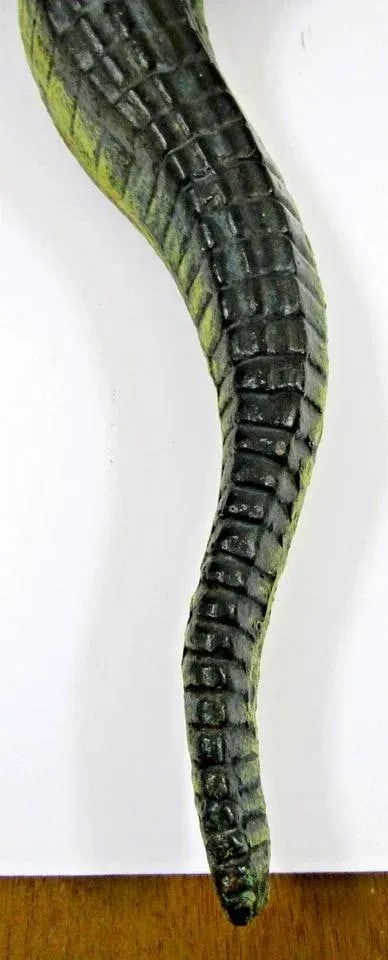 Antique Large Cast Iron Alligator Sculpture With Original Paint 29.5 in Long - 16