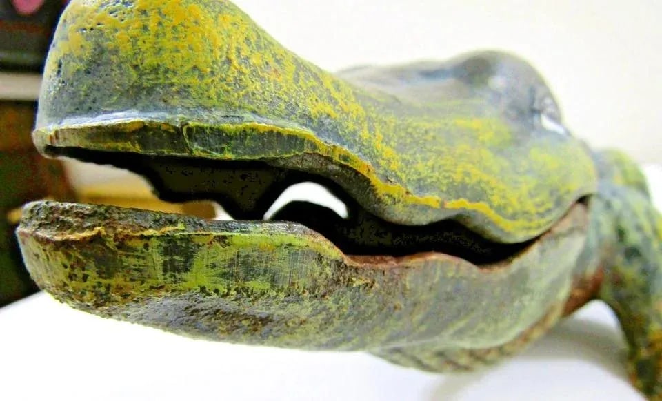 Antique Large Cast Iron Alligator Sculpture With Original Paint 29.5 in Long - 9