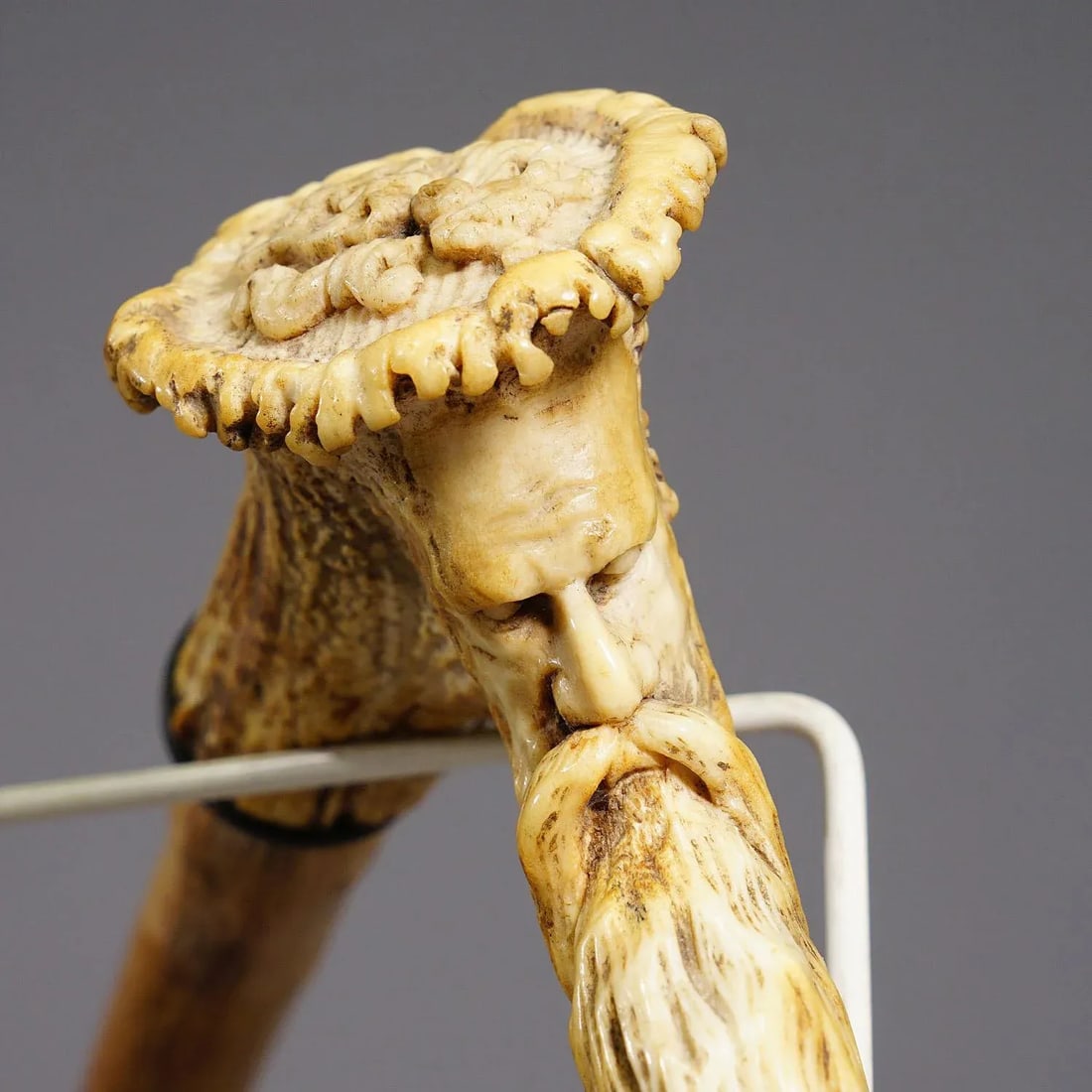 An Antique Walking Stick With Carved Deer Horn Handle - 5
