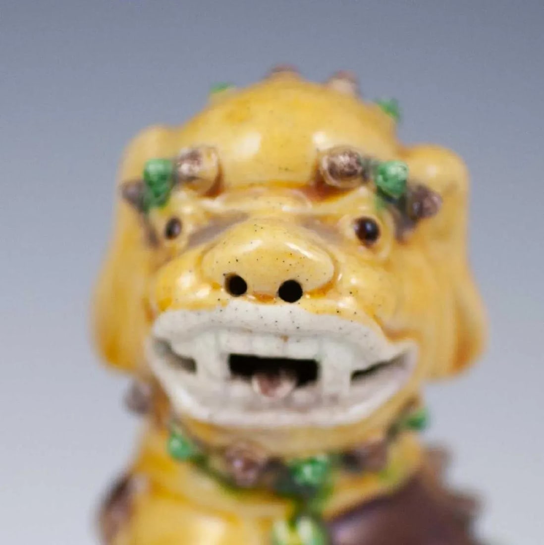 20th Century Chinese Sancai Glazed Porcelain Foo Dogs - a Pair - 2