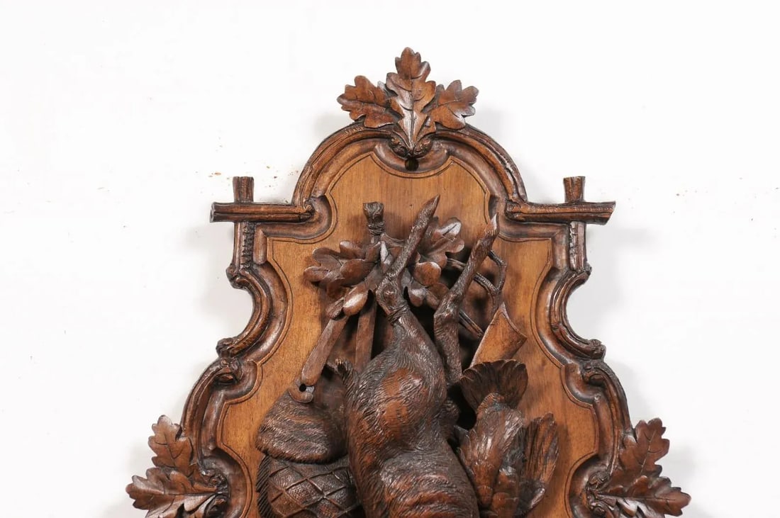 Black Forest Period 19th Century German Oak Wall Carving with Hunting Trophy - 7
