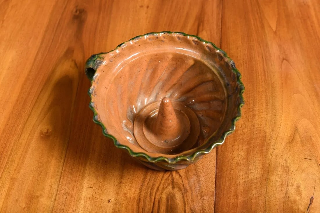 French 19th Century Green and Brown Glazed Pottery Cake Mold with Grooves - 7