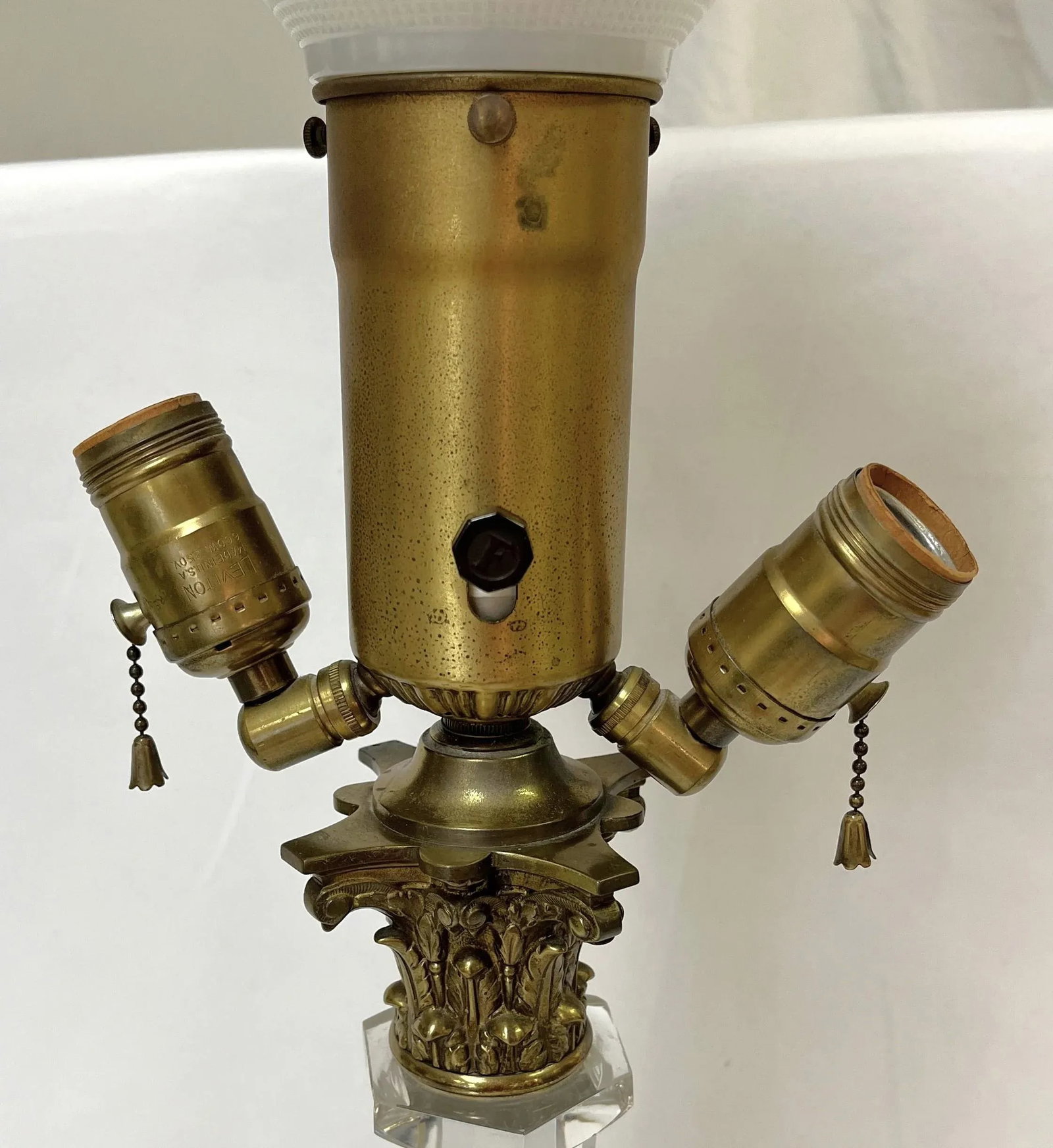 Antique Hollywood Regency Lead Crystal, Brass and Milk Glass Converted Gas Lamp - 4