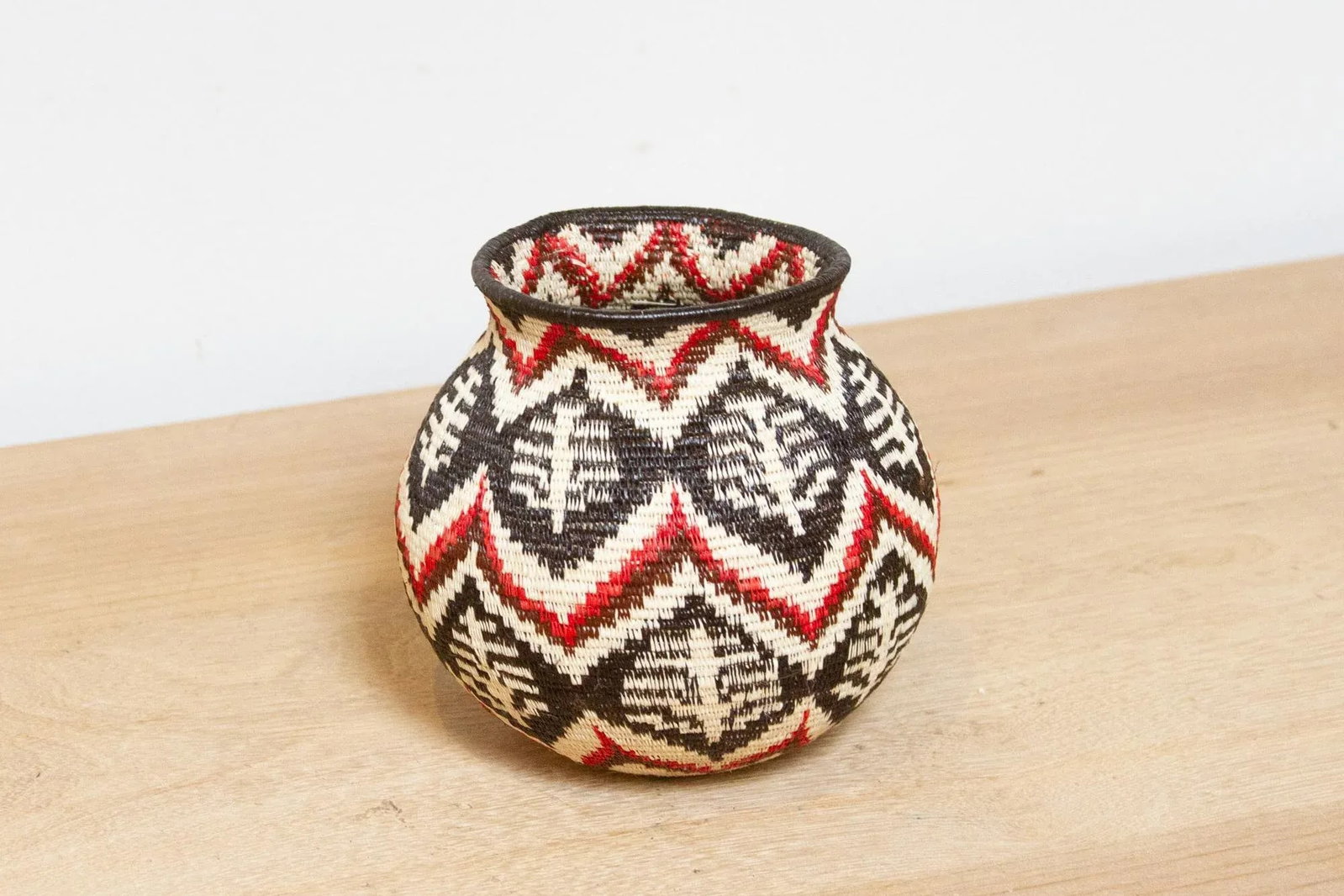 Black & Red Central American Embera Basket - 4