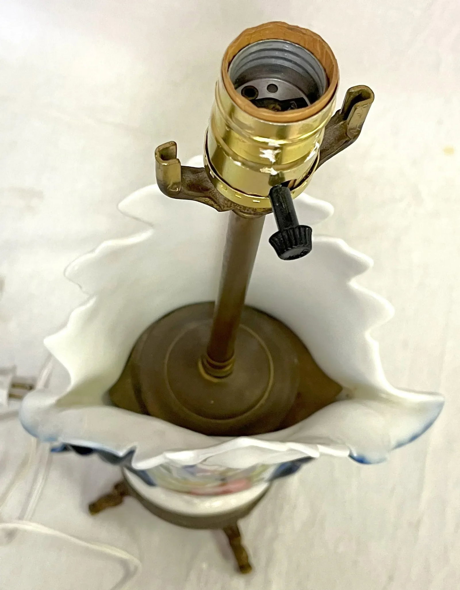 Late 19th Century Old Paris Hand Painted Porcelain Vase Converted to Lamp With Brass Fittings - 8