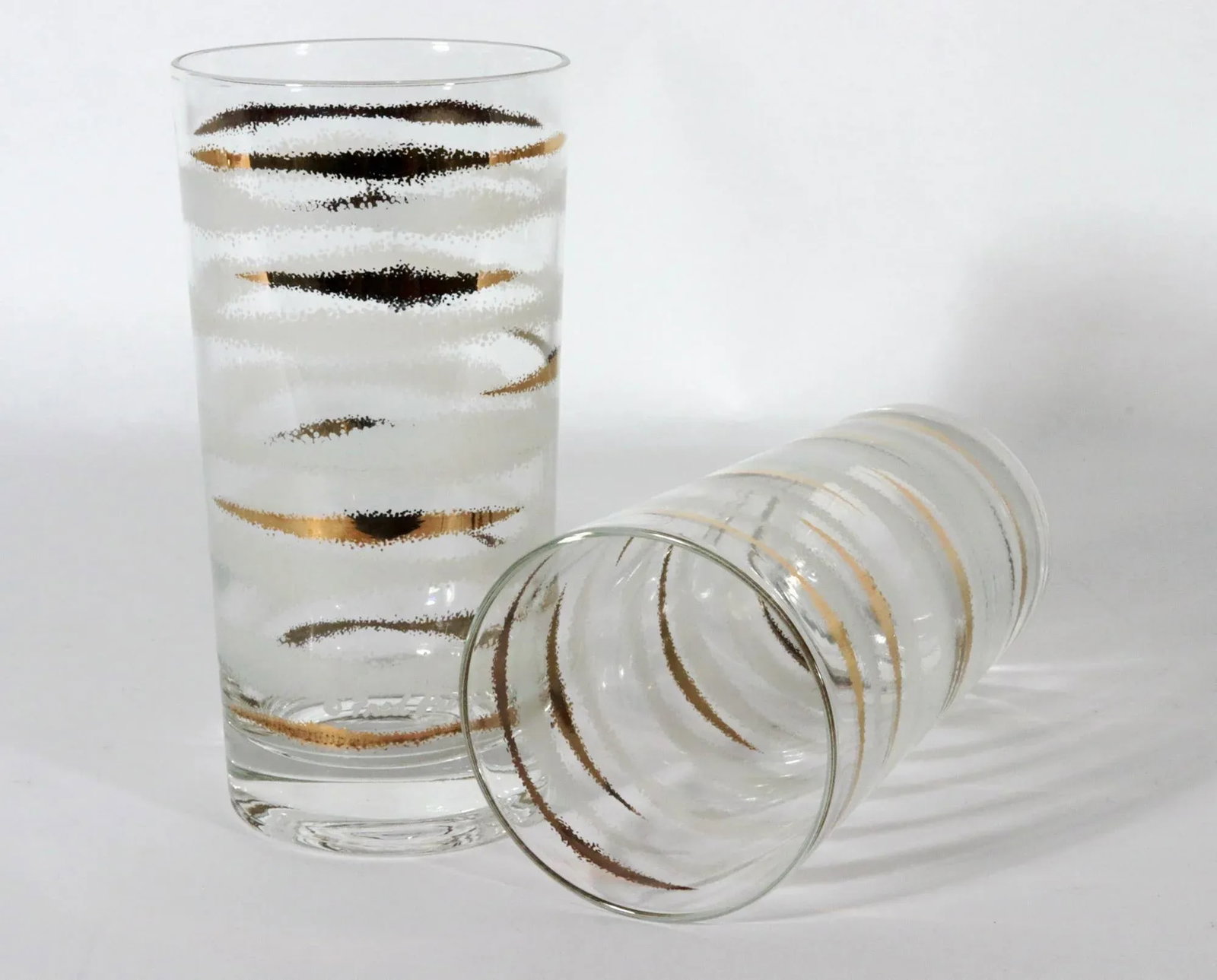 Gilded Elegance: A Set of Vintage Fred Press Highball Glasses - 4