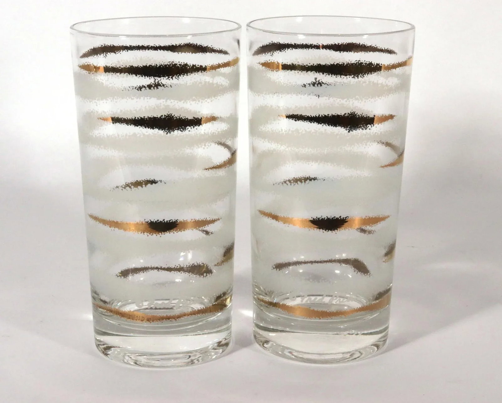 Gilded Elegance: A Set of Vintage Fred Press Highball Glasses - 5