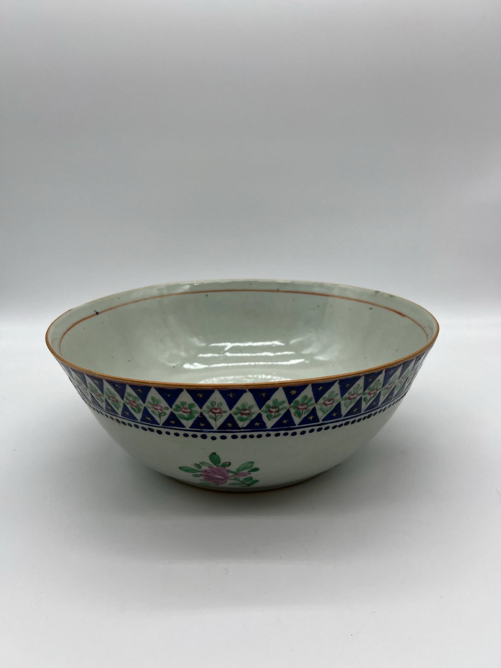 Antique Chinese Export Porcelain Serving Bowl With Floral Decorations, Circa 1800 - 3