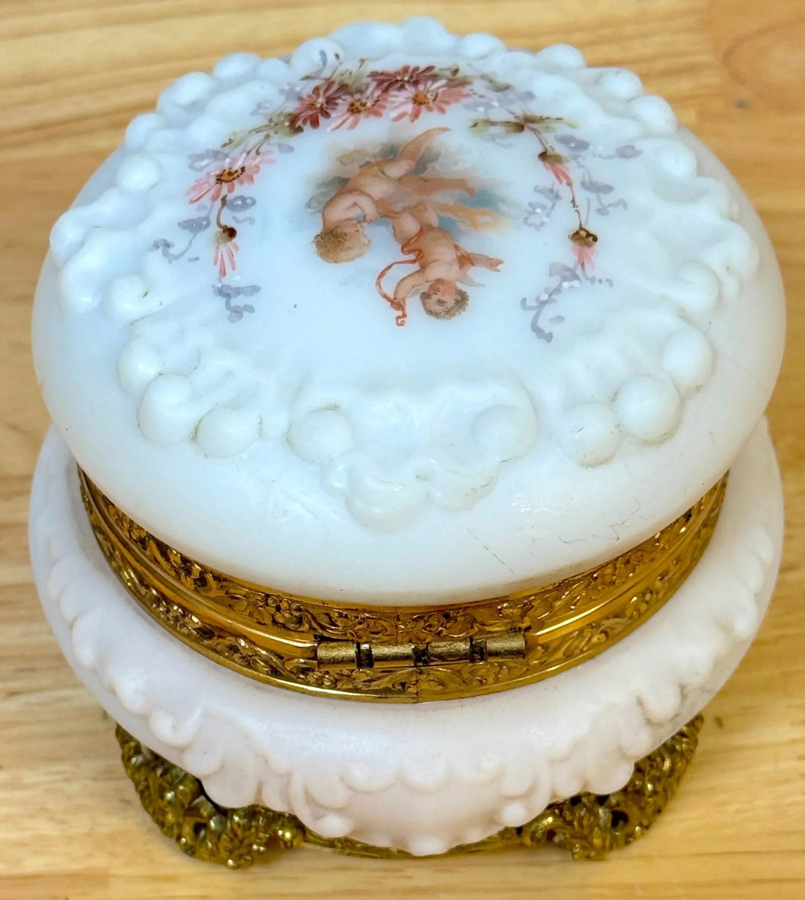 19th Century Signed Wavecrest Opal Glass Putti Motif Table Box - 3