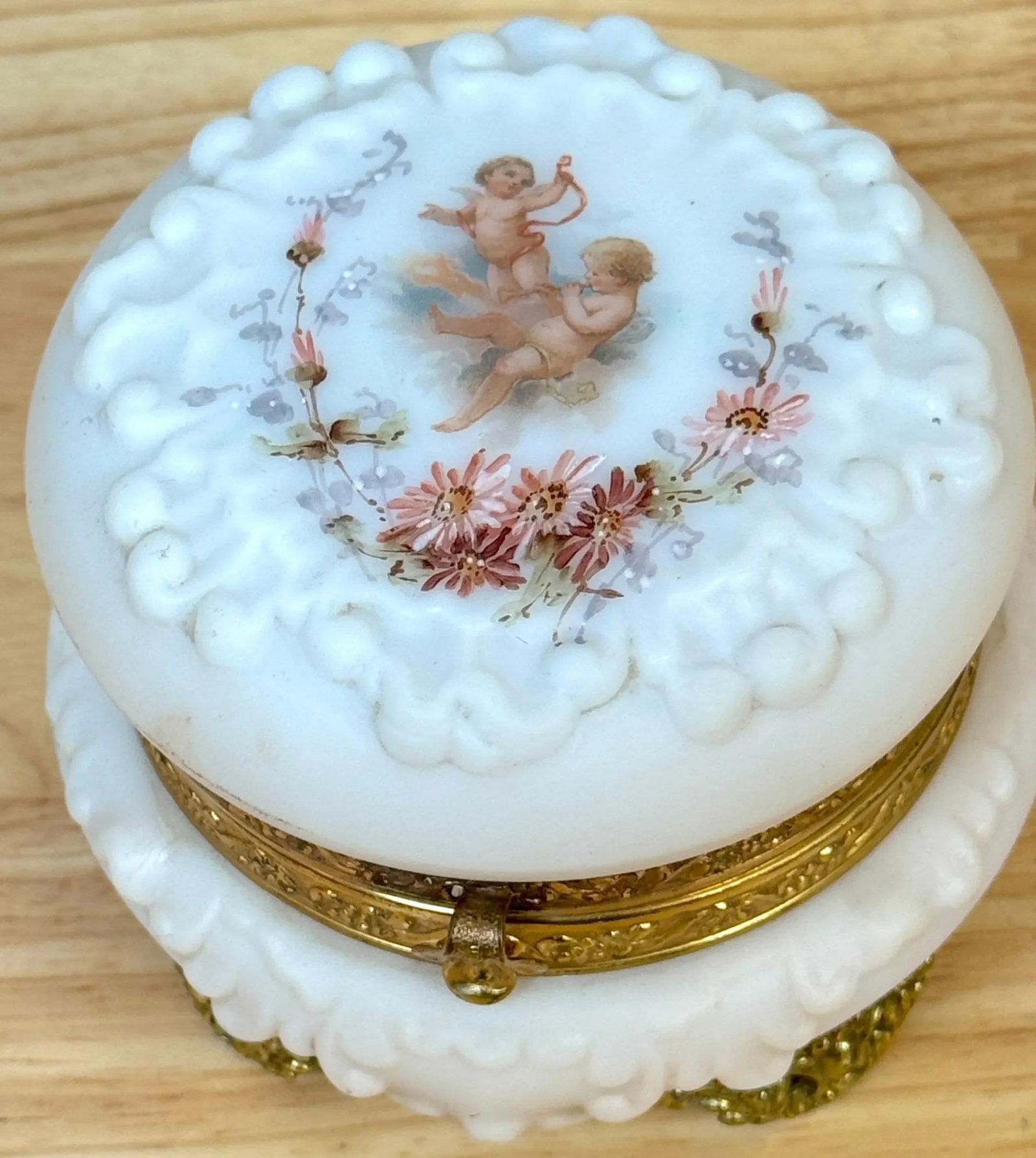 19th Century Signed Wavecrest Opal Glass Putti Motif Table Box - 6
