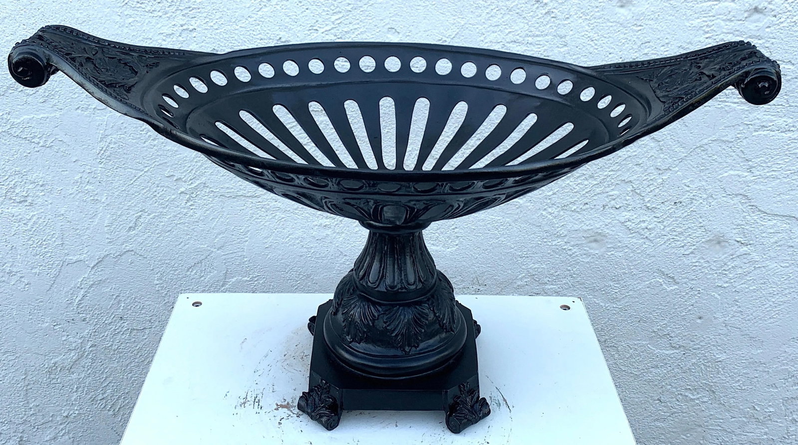 Maitland-Smith Neoclassic Garden Centrepiece, Provenance Celine Dion - 6