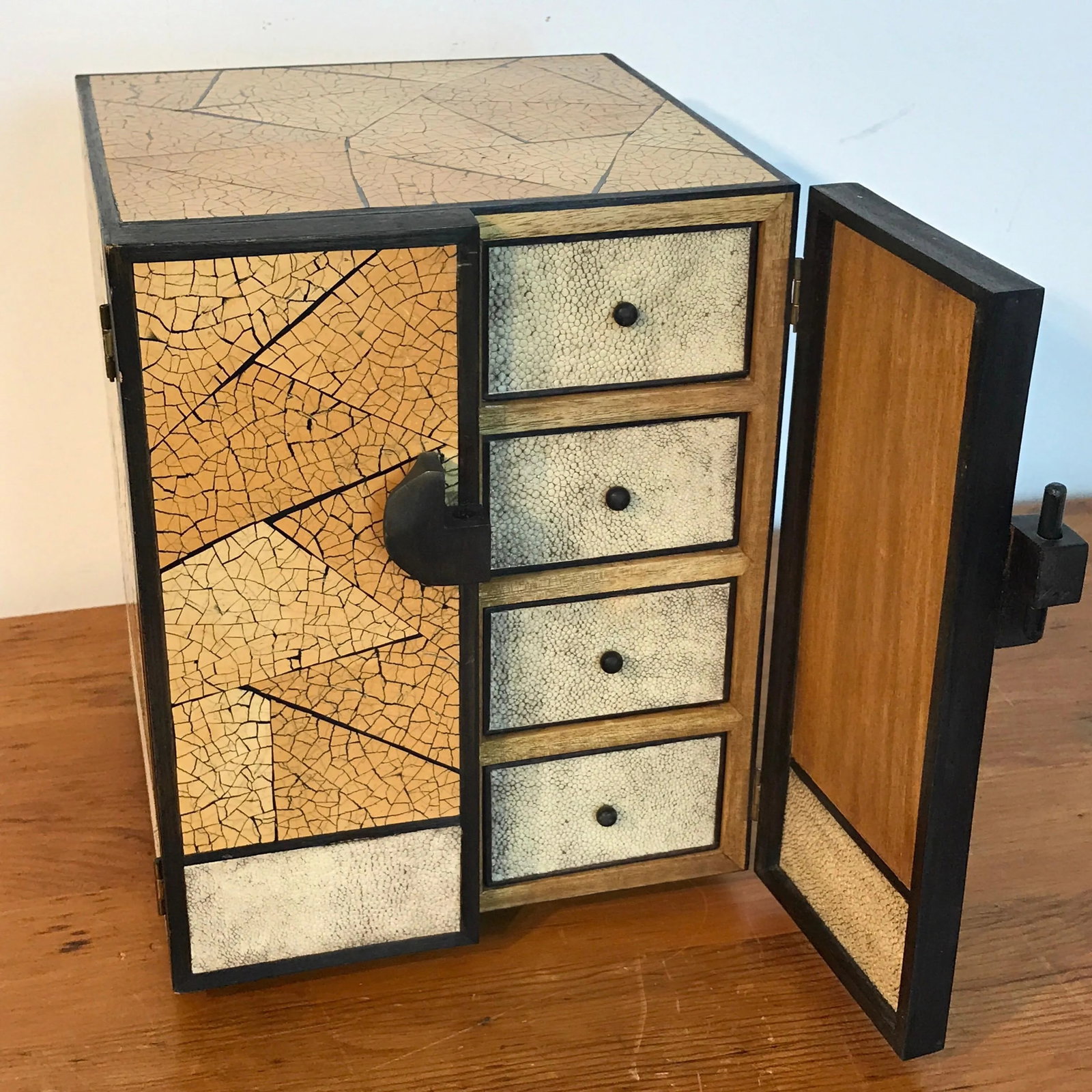 R&Y Augousti, Paris Shagreen and Lacquered Jewelry Box - 4