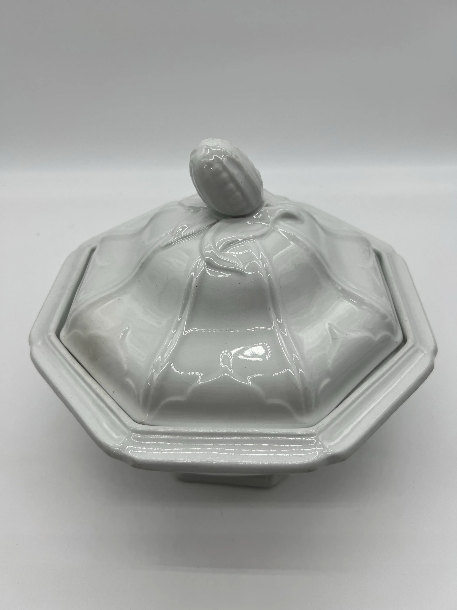 Antique Staffordshire White Ironstone "Baltic Shape" Covered Vegetable Dish, Circa 1840's - 4