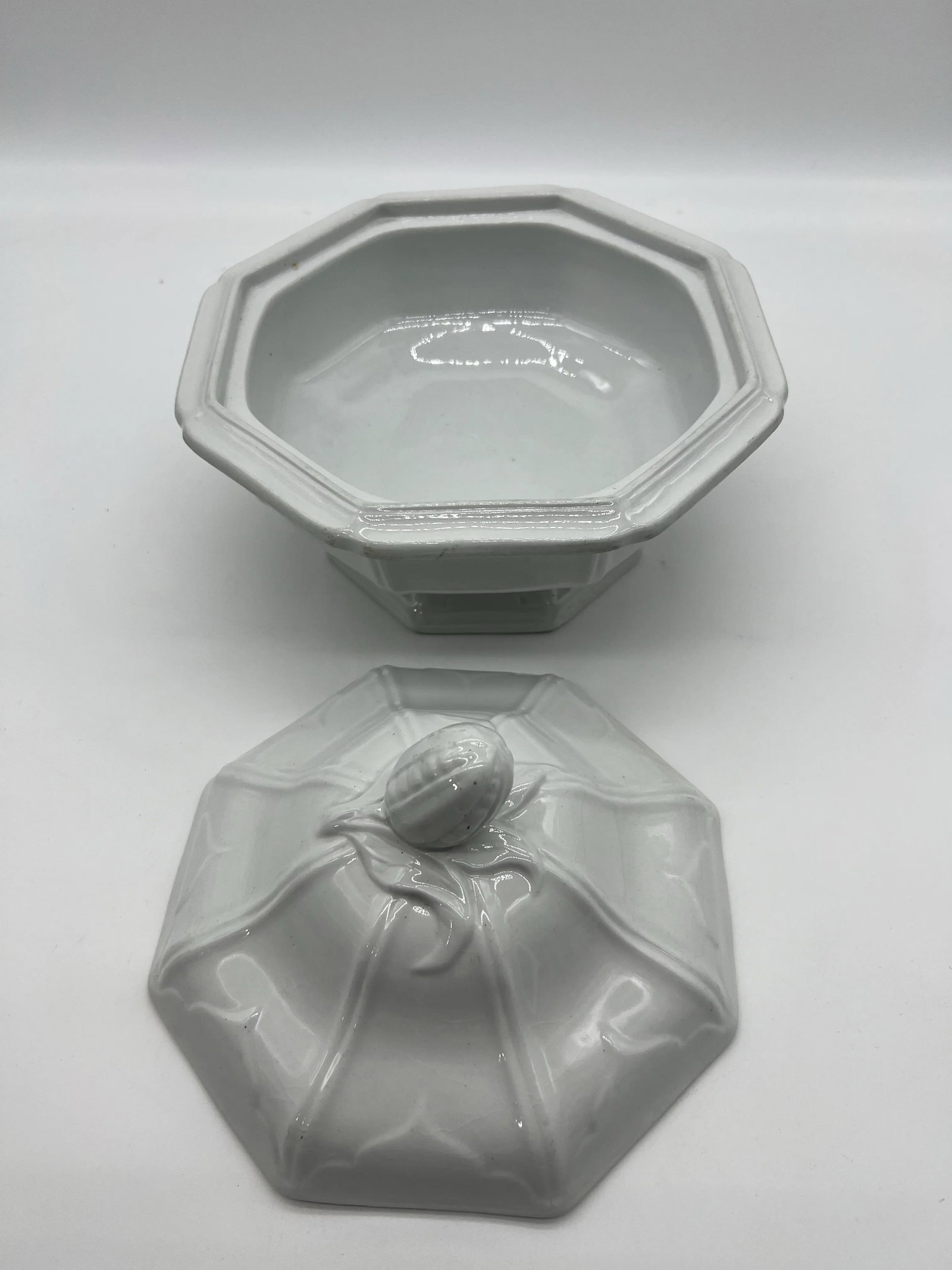 Antique Staffordshire White Ironstone "Baltic Shape" Covered Vegetable Dish, Circa 1840's - 8