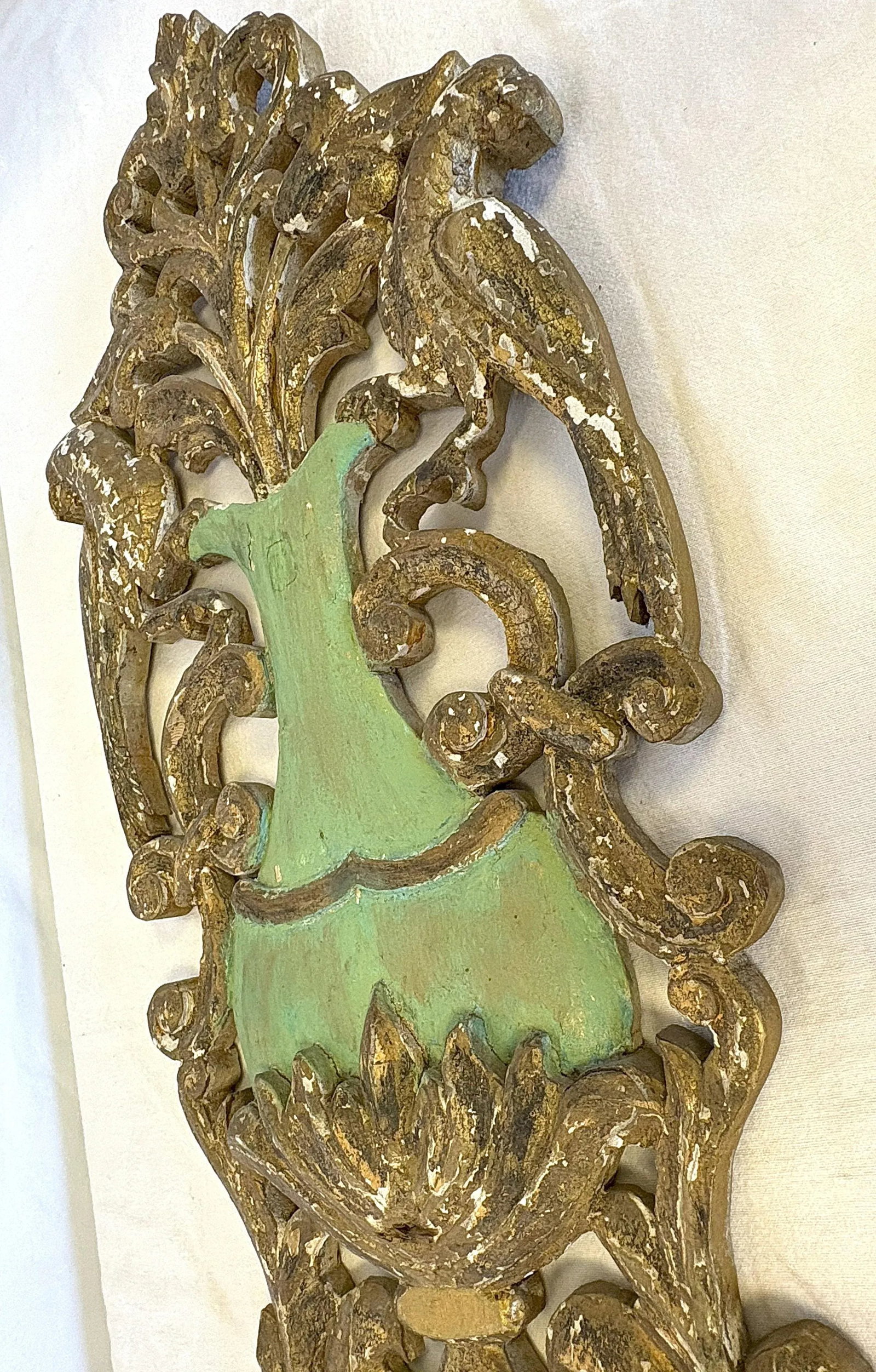Vintage Distressed Wood Wall Decor 'Overflowing Vase With Birds' - 3