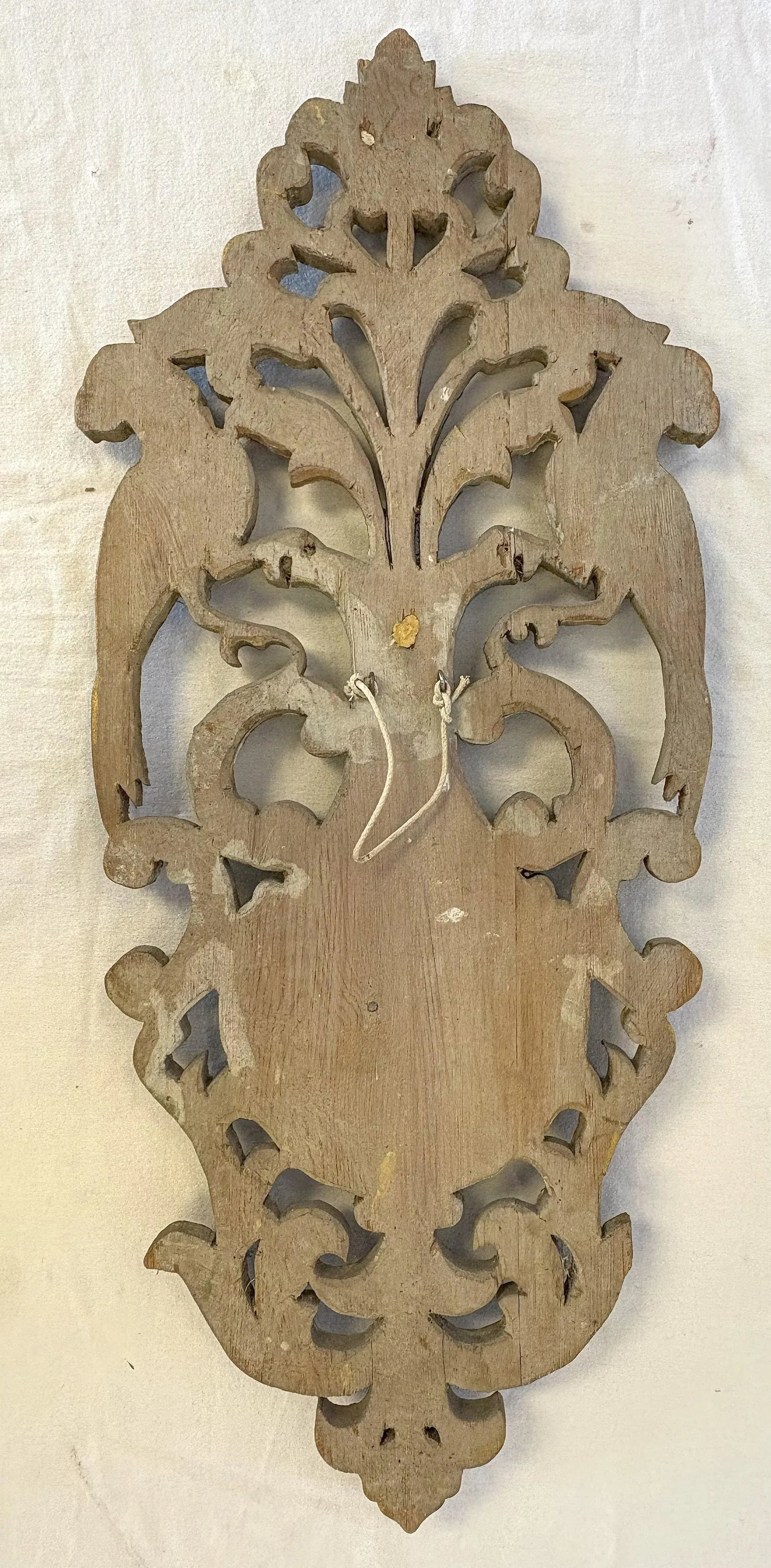 Vintage Distressed Wood Wall Decor 'Overflowing Vase With Birds' - 4