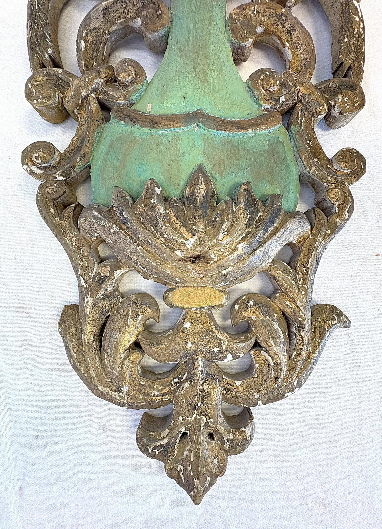Vintage Distressed Wood Wall Decor 'Overflowing Vase With Birds' - 5