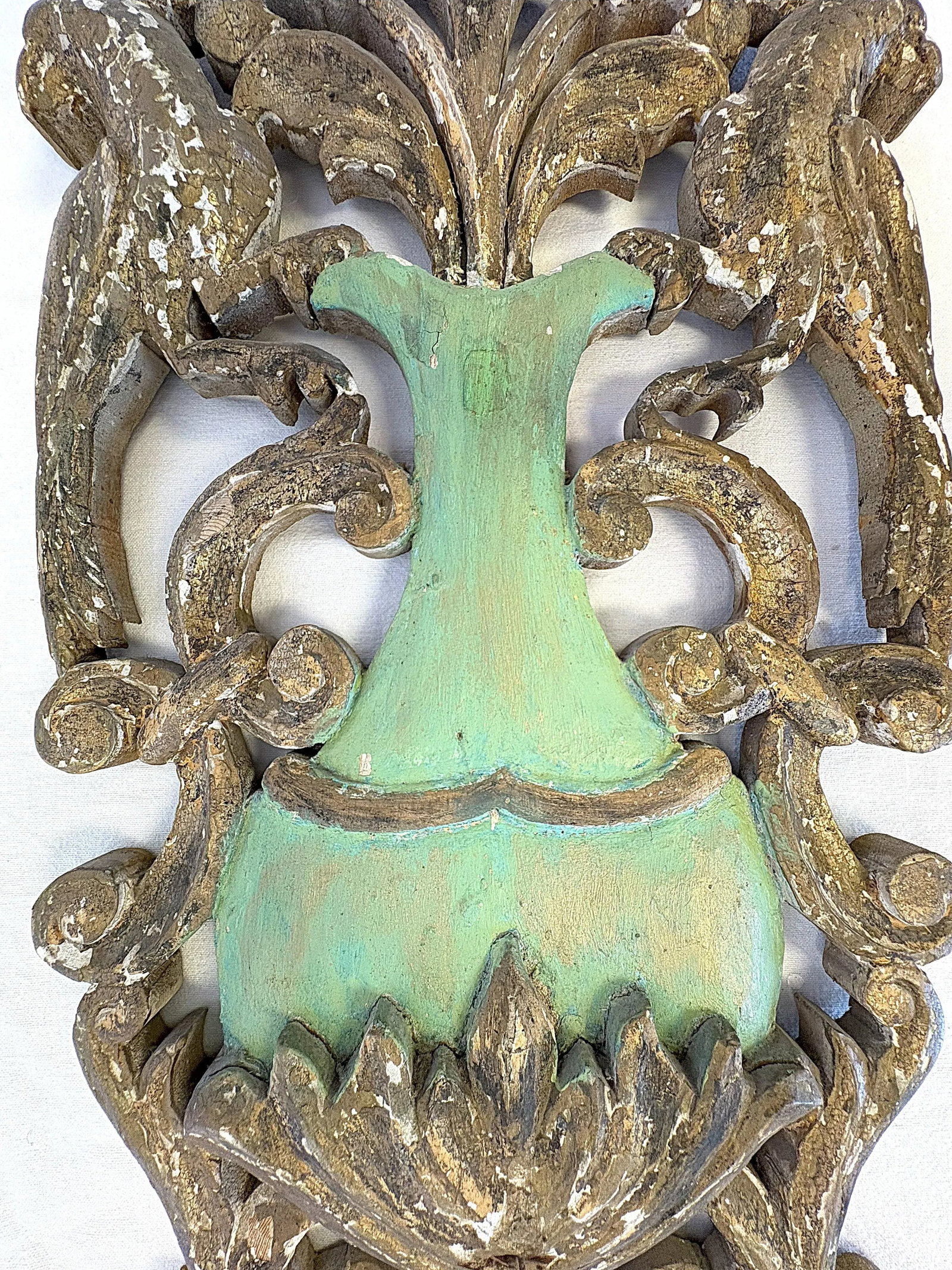 Vintage Distressed Wood Wall Decor 'Overflowing Vase With Birds' - 8
