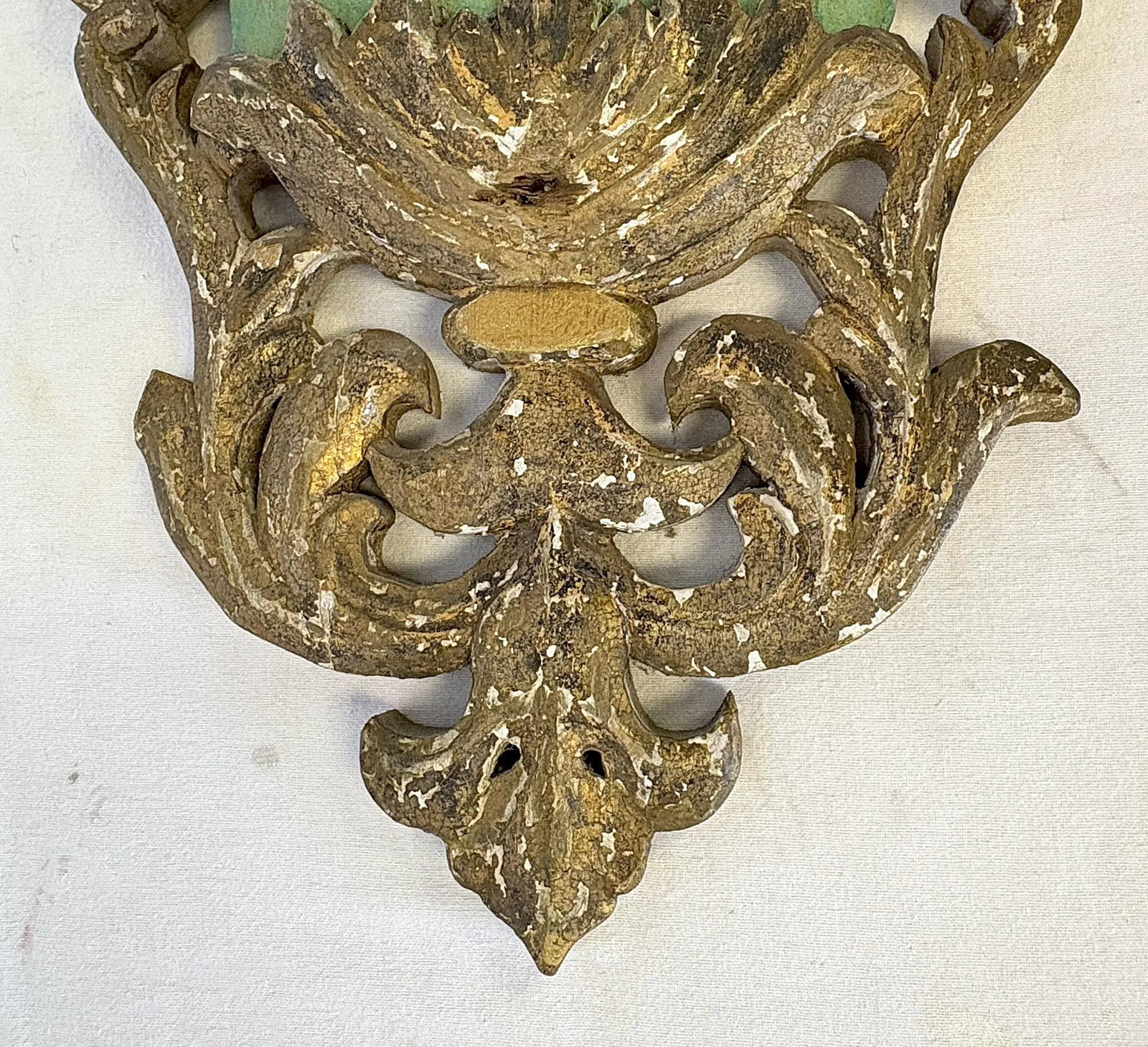 Vintage Distressed Wood Wall Decor 'Overflowing Vase With Birds' - 9