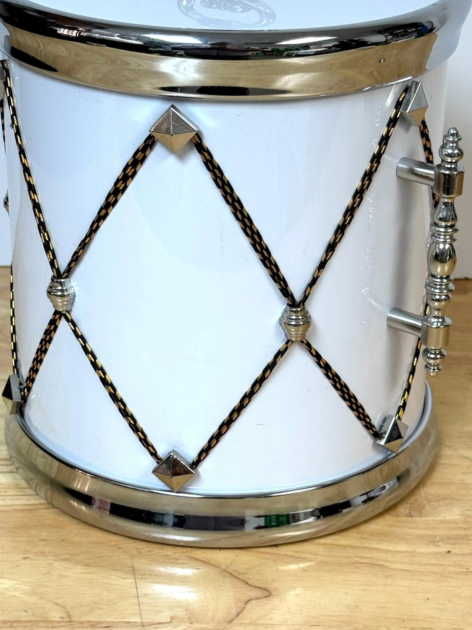 Elegant Hollywood Regency White & Silver Drum Form Ice Bucket/Cooler - 6