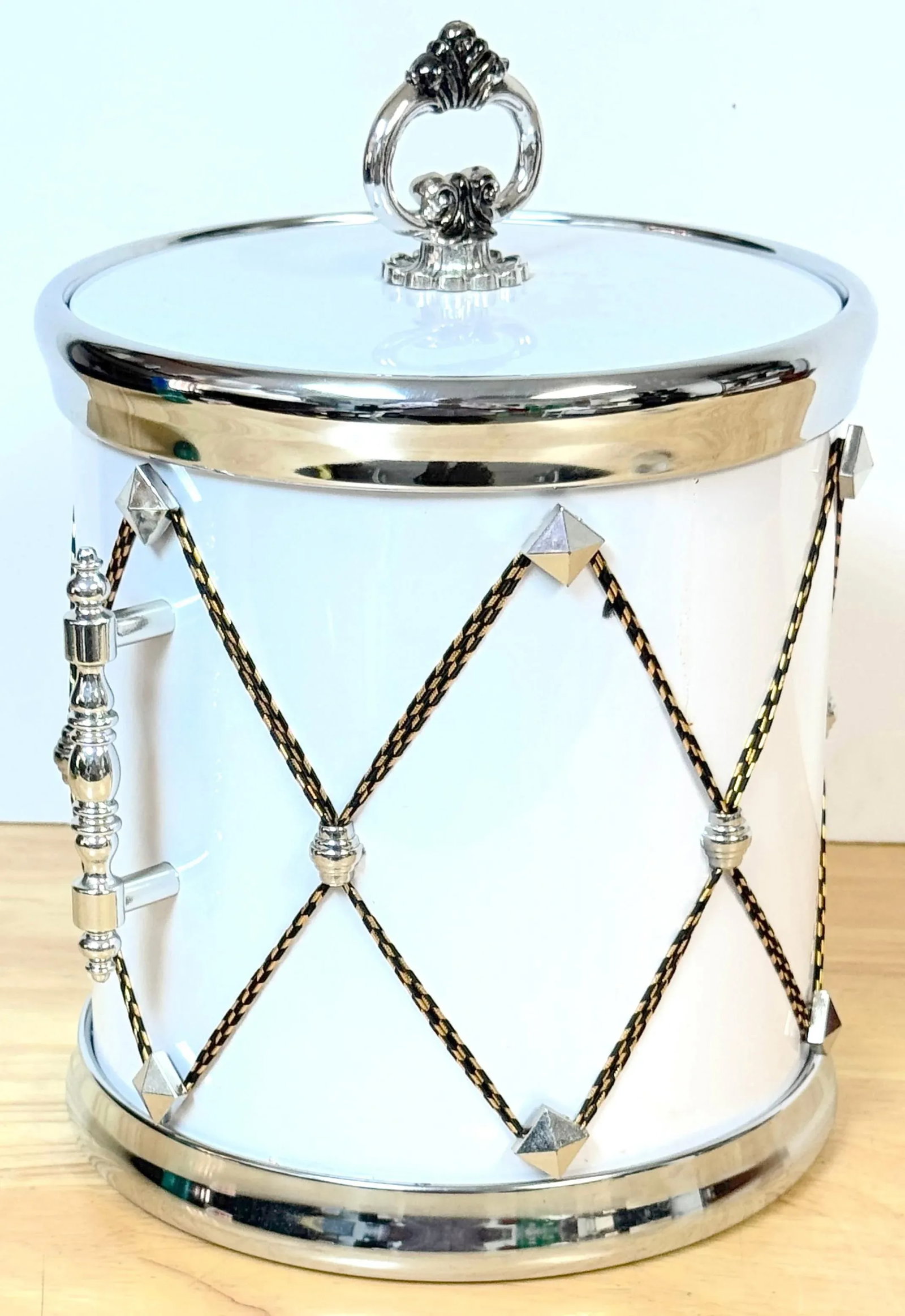 Elegant Hollywood Regency White & Silver Drum Form Ice Bucket/Cooler - 7