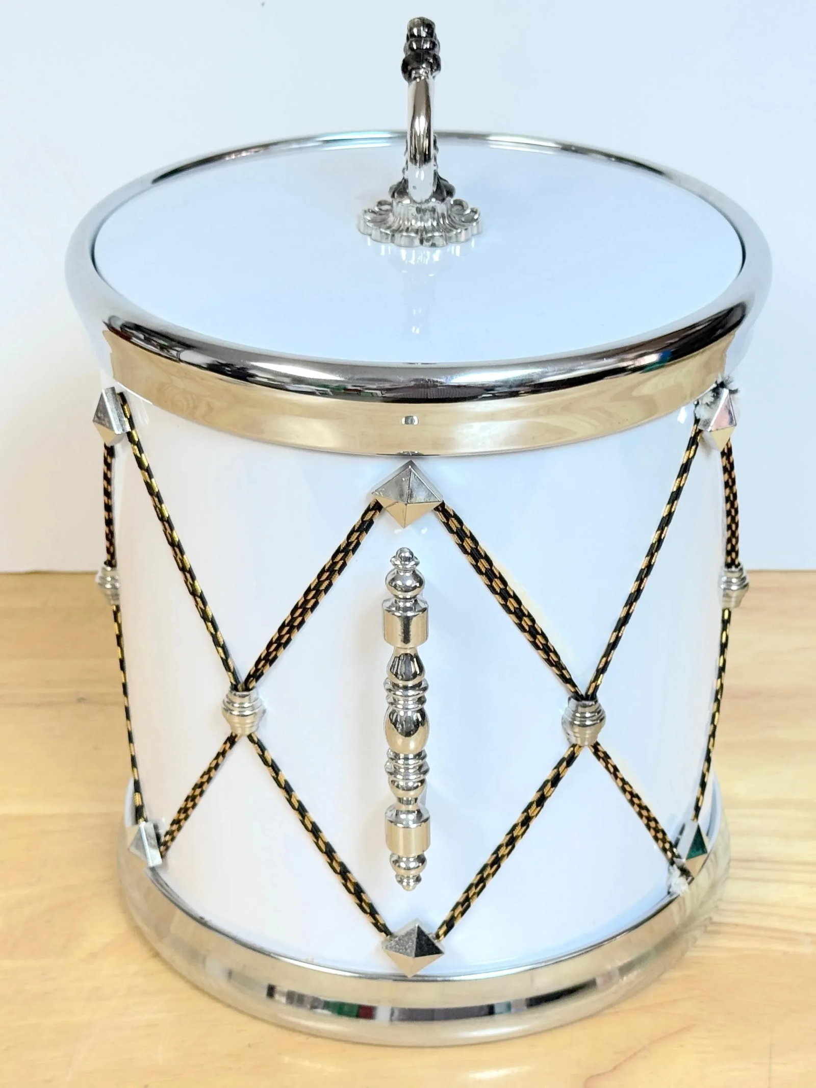 Elegant Hollywood Regency White & Silver Drum Form Ice Bucket/Cooler - 8