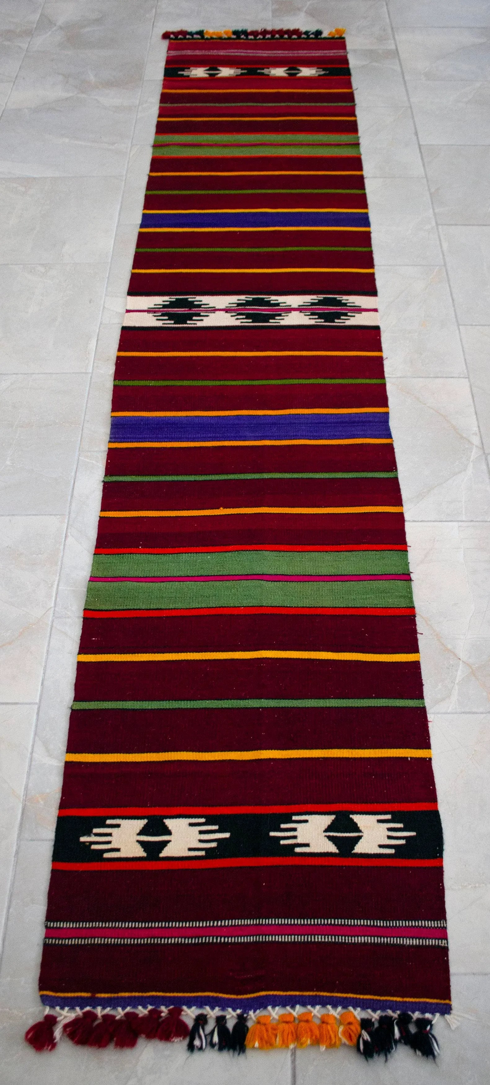 1990s Hand Made Short Narrow Runner Rug Turkish Kilim Hallway Rug - 1"²11"³ × 9"² - 6