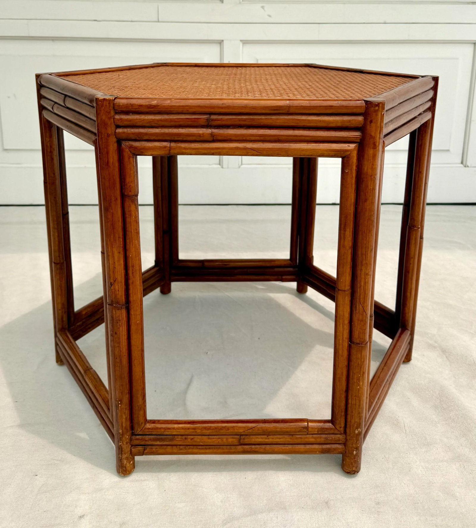 Vintage Asian Chinoiserie Hexagon Faux Bamboo and Rattan Side Table - 2